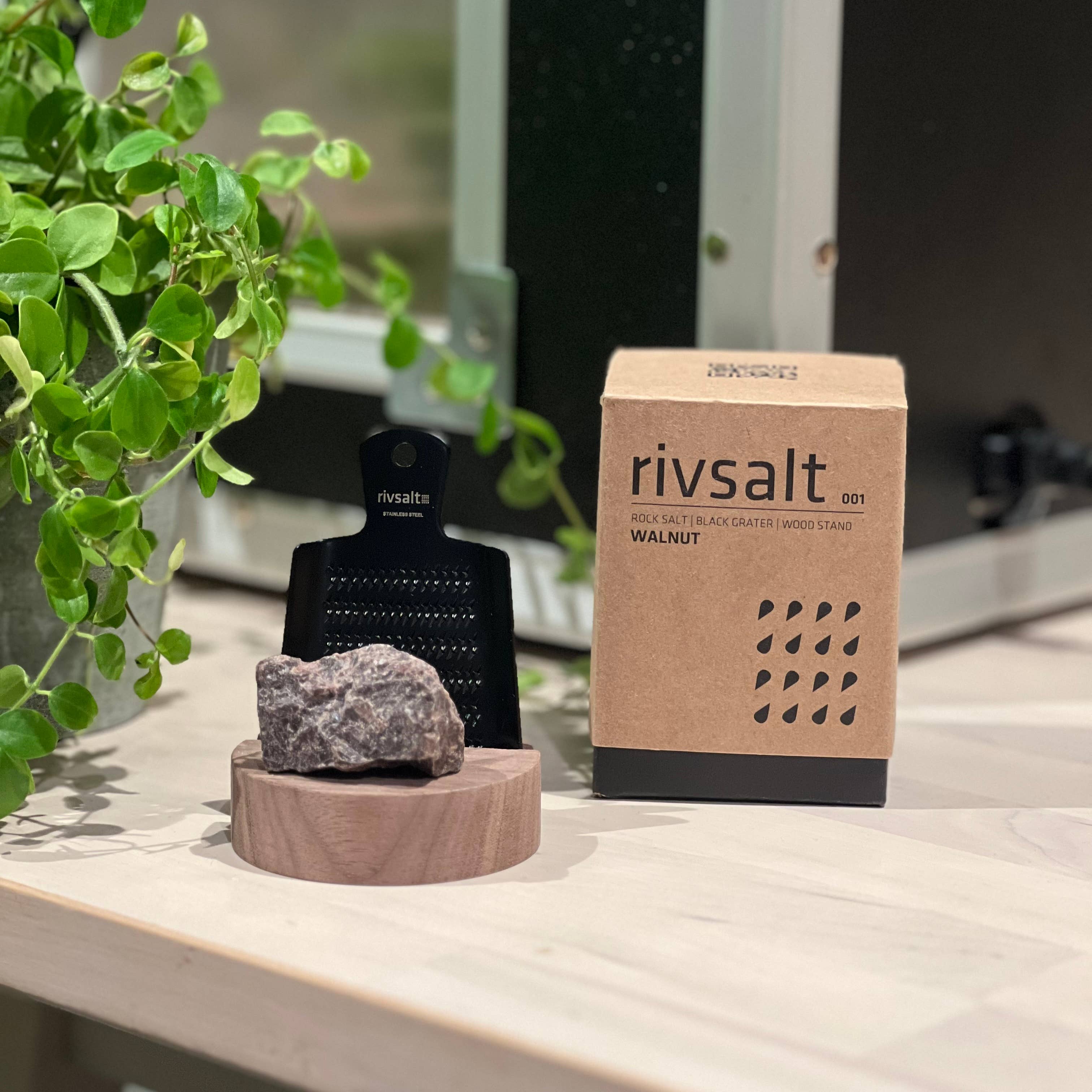 Rivsalt Walnut Salt Rock Gift Set - Image 4