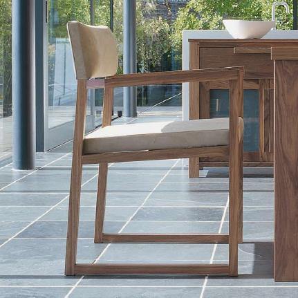 132S Wide Lounge Armchair