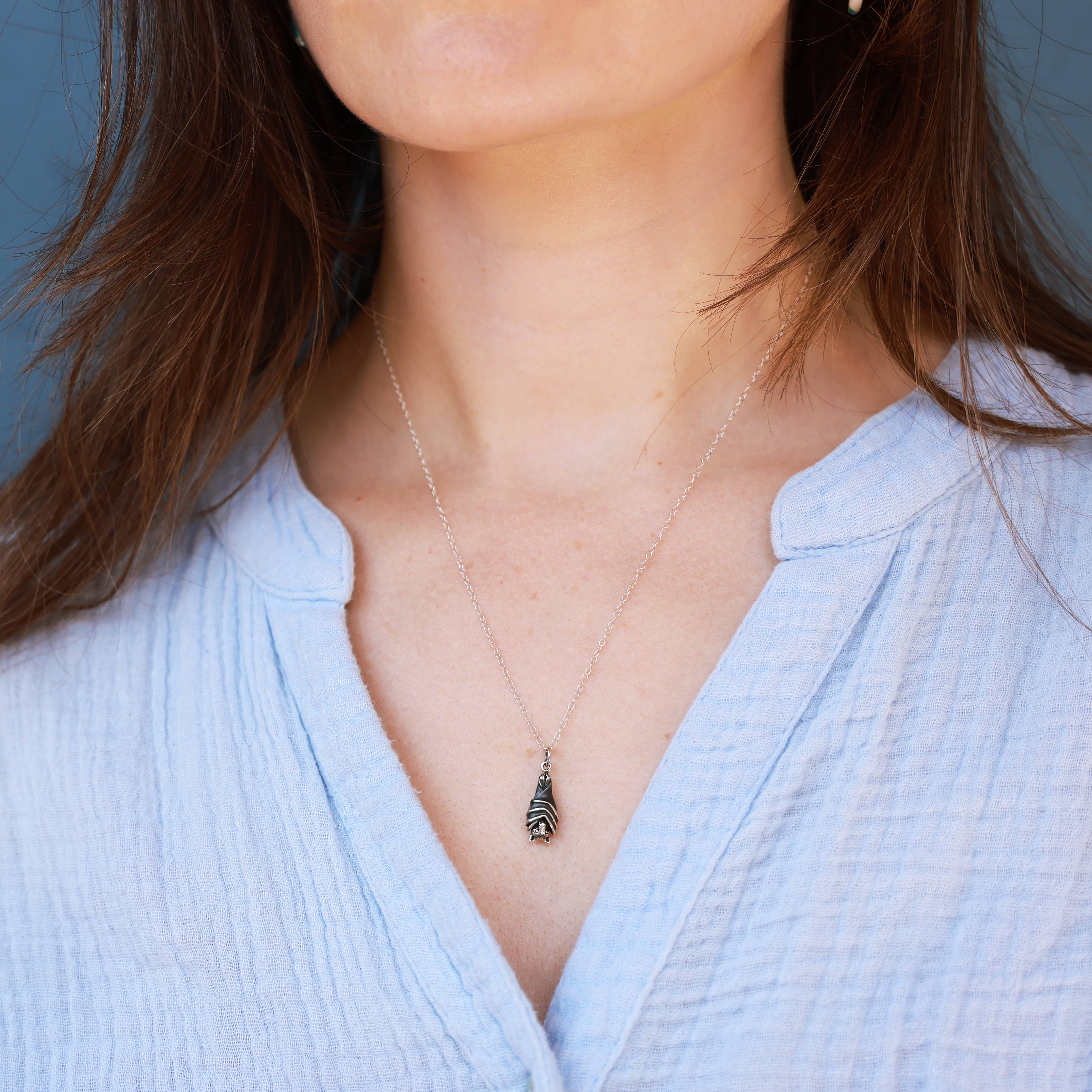 Hanging Bat 18 Inch Necklace - Image 3
