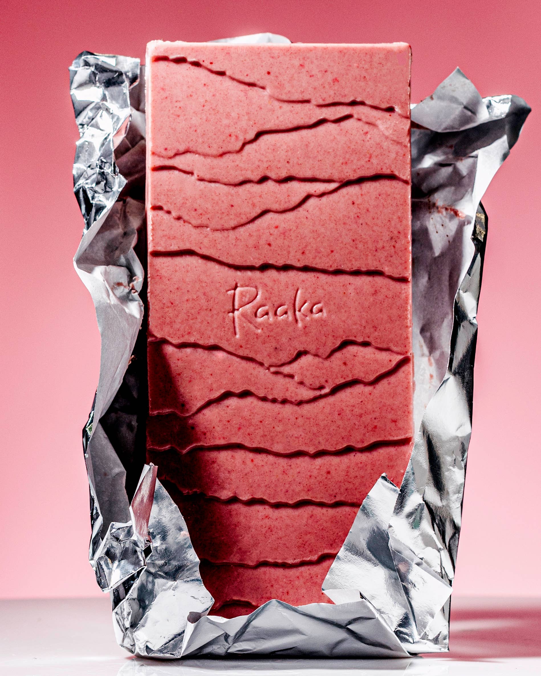 Strawberry & Cream White Chocolate Bar - Image 4