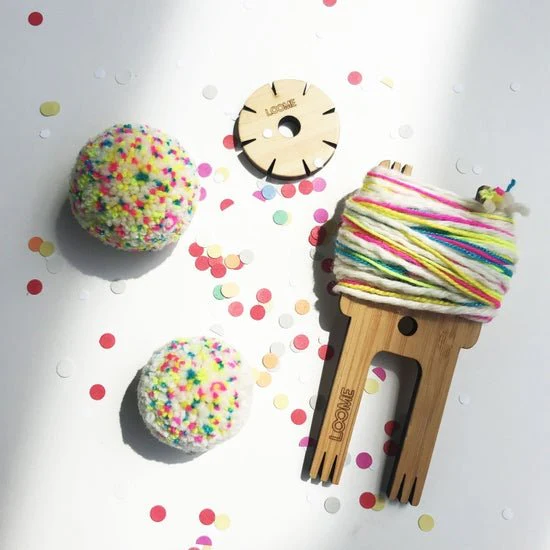 5-IN-1 Pom-Pom Maker: Robot Model - Image 3