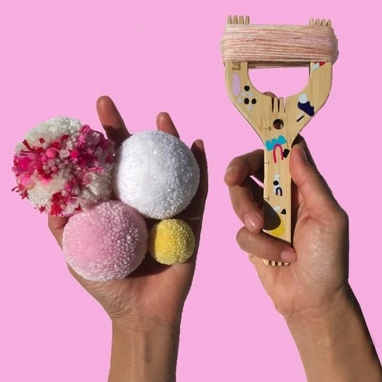 5-IN-1 XL Pom-Pom Maker: Abstract - Image 2