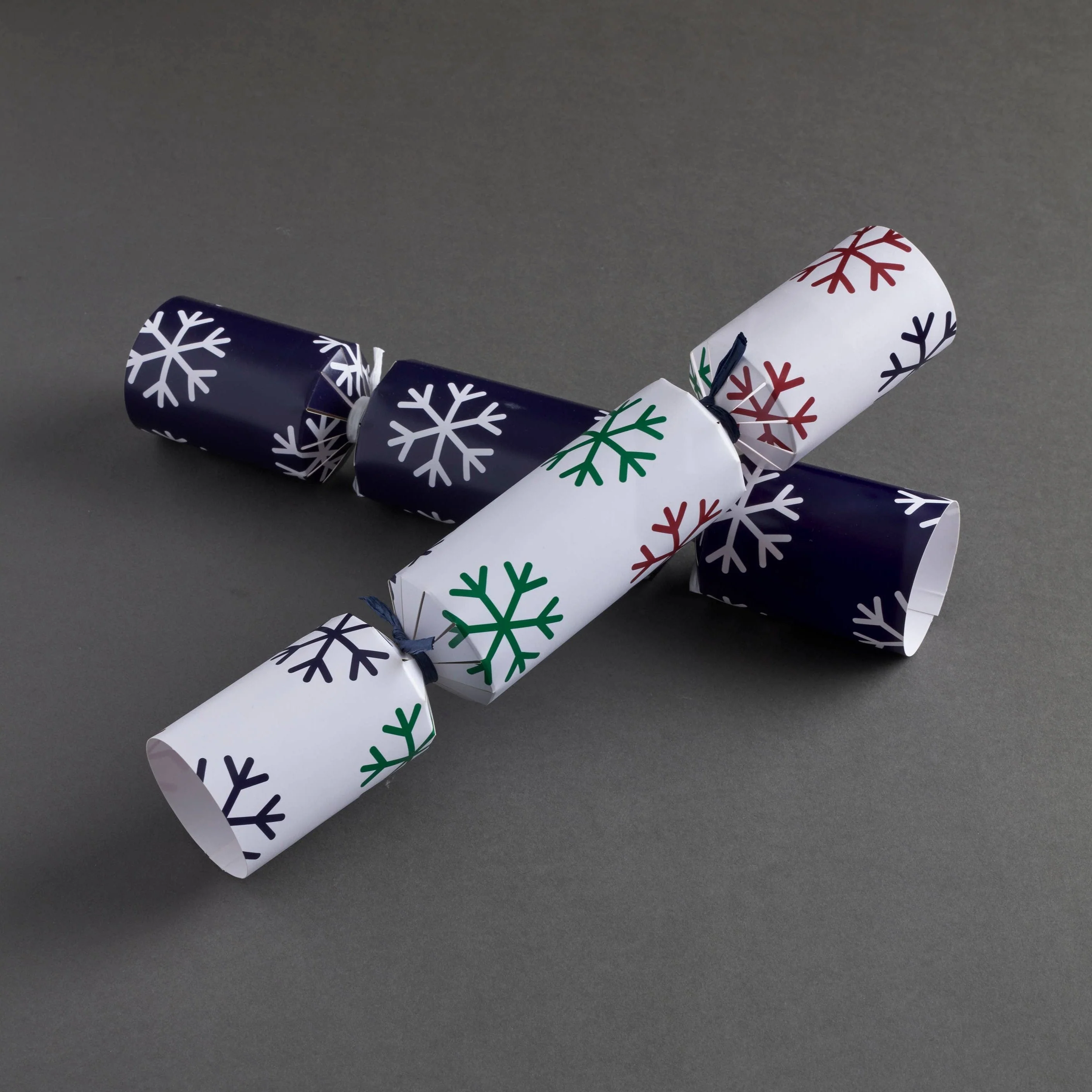 Covert Game Christmas Crackers, Set/6 - Image 2