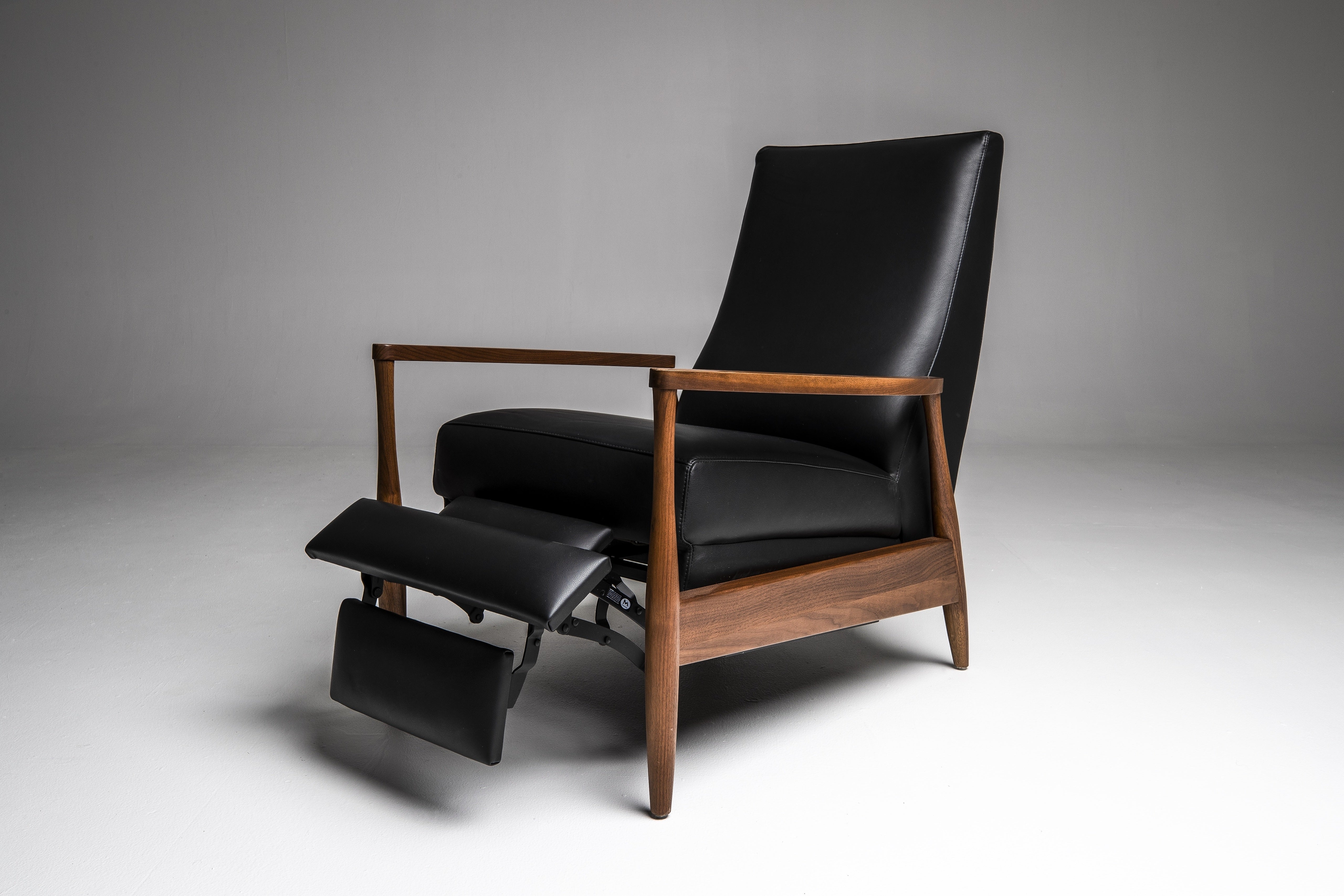 Aston Re-Invented Recliner - Image 8