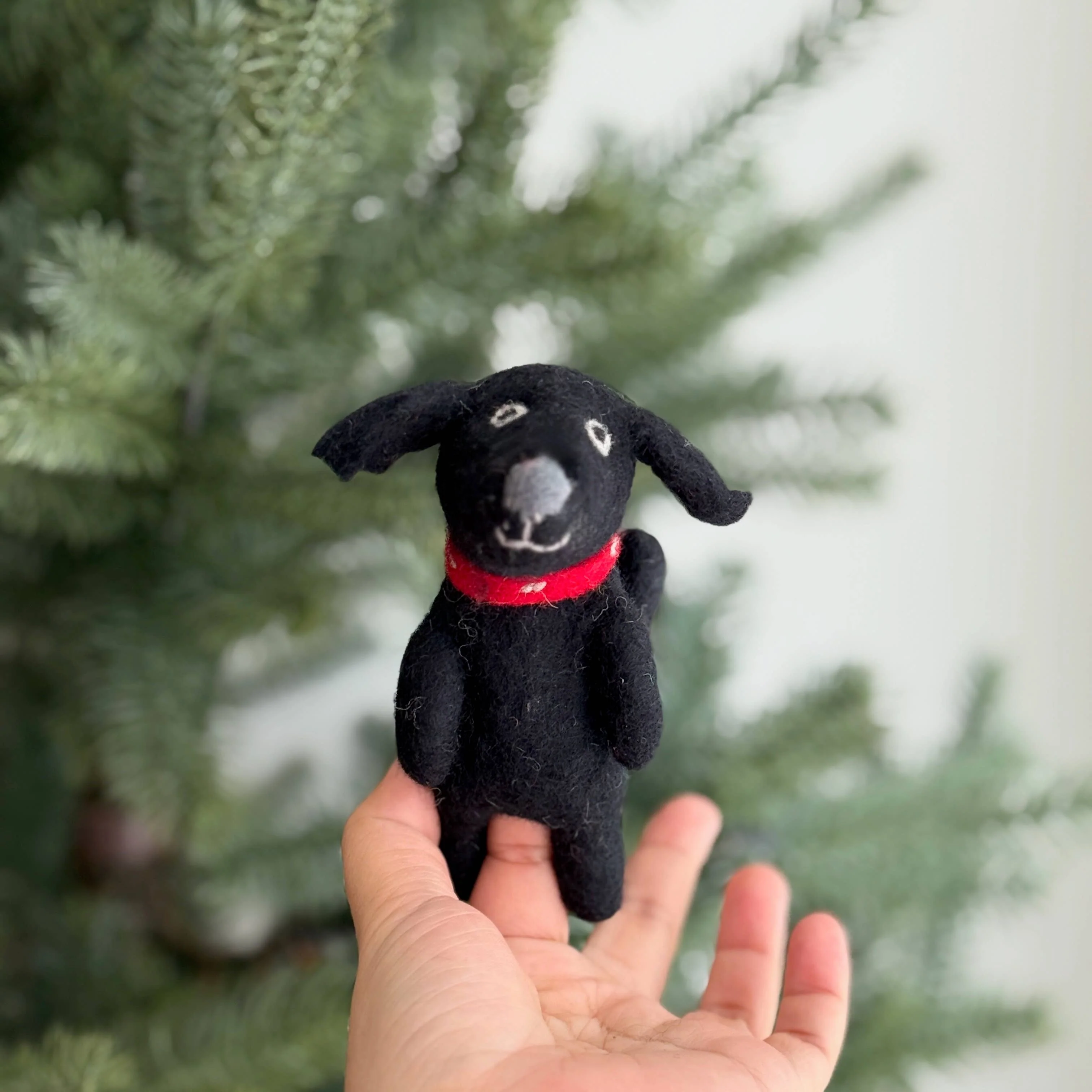Labrador Retriever Finger Puppet - Image 3