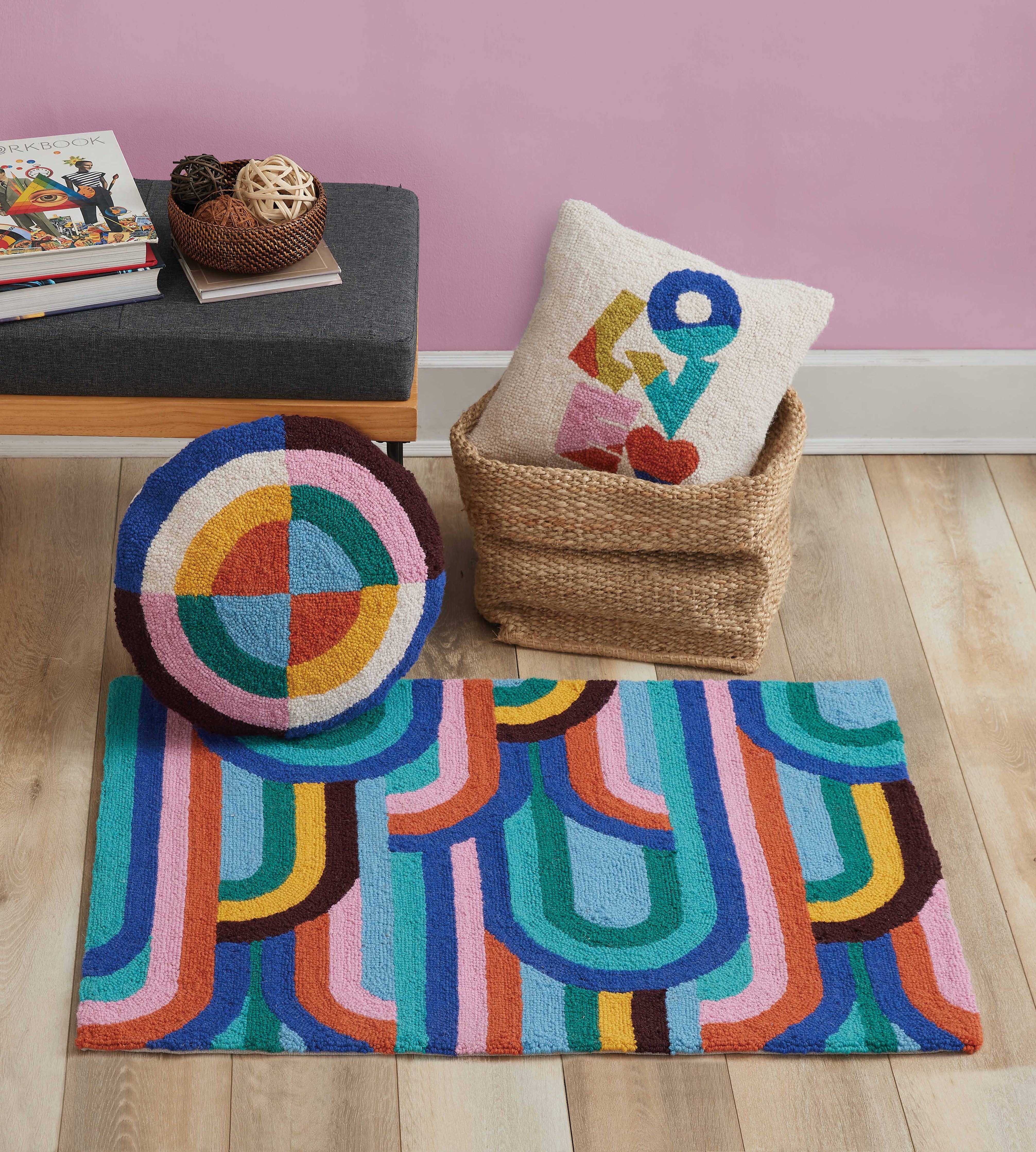 Bullseye Shaped Hook Pillow - Image 3