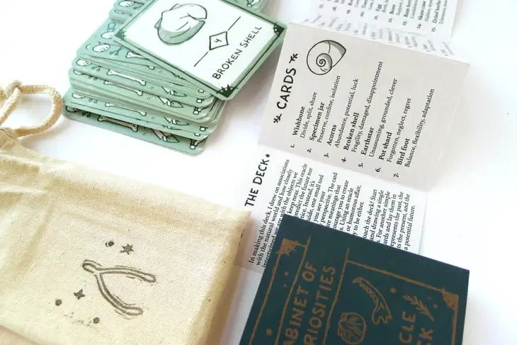 Cabinet of Curiosities Oracle Deck - Image 2
