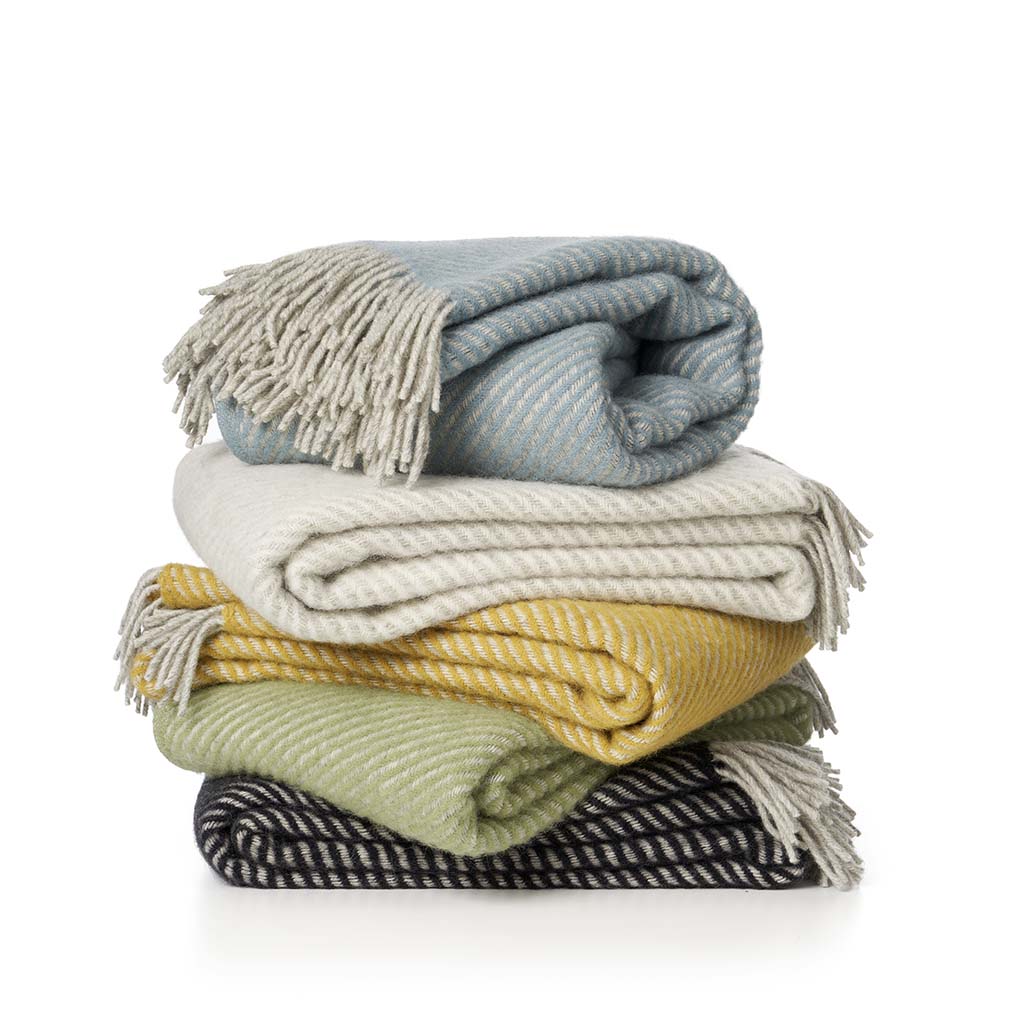 Carl Wool Throw: White Melange - Image 2