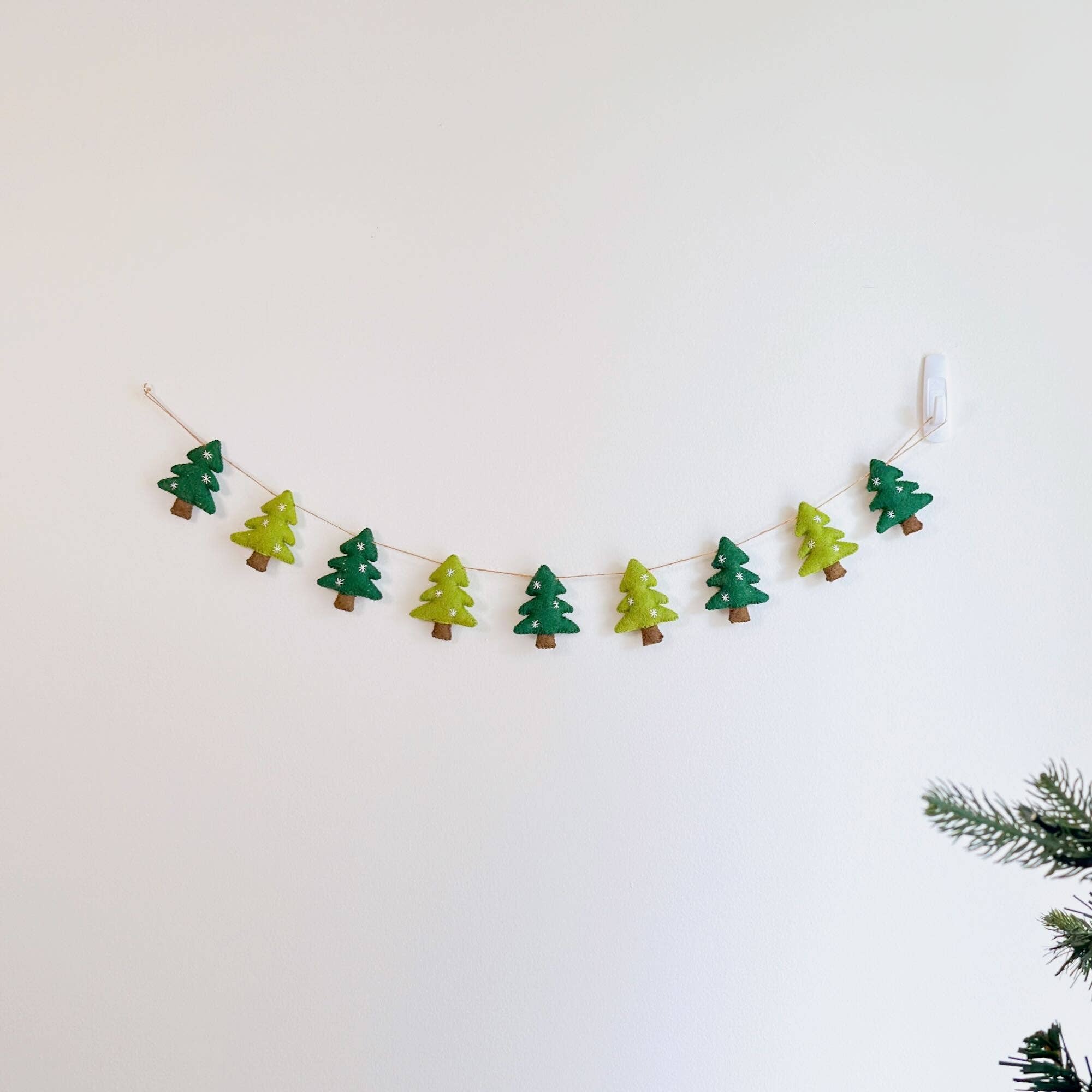 Christmas Tree Garland - Image 2