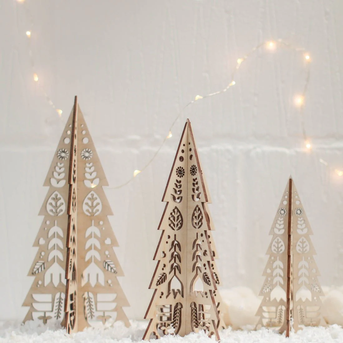 Folk Cutout Christmas Tree Set - Image 3