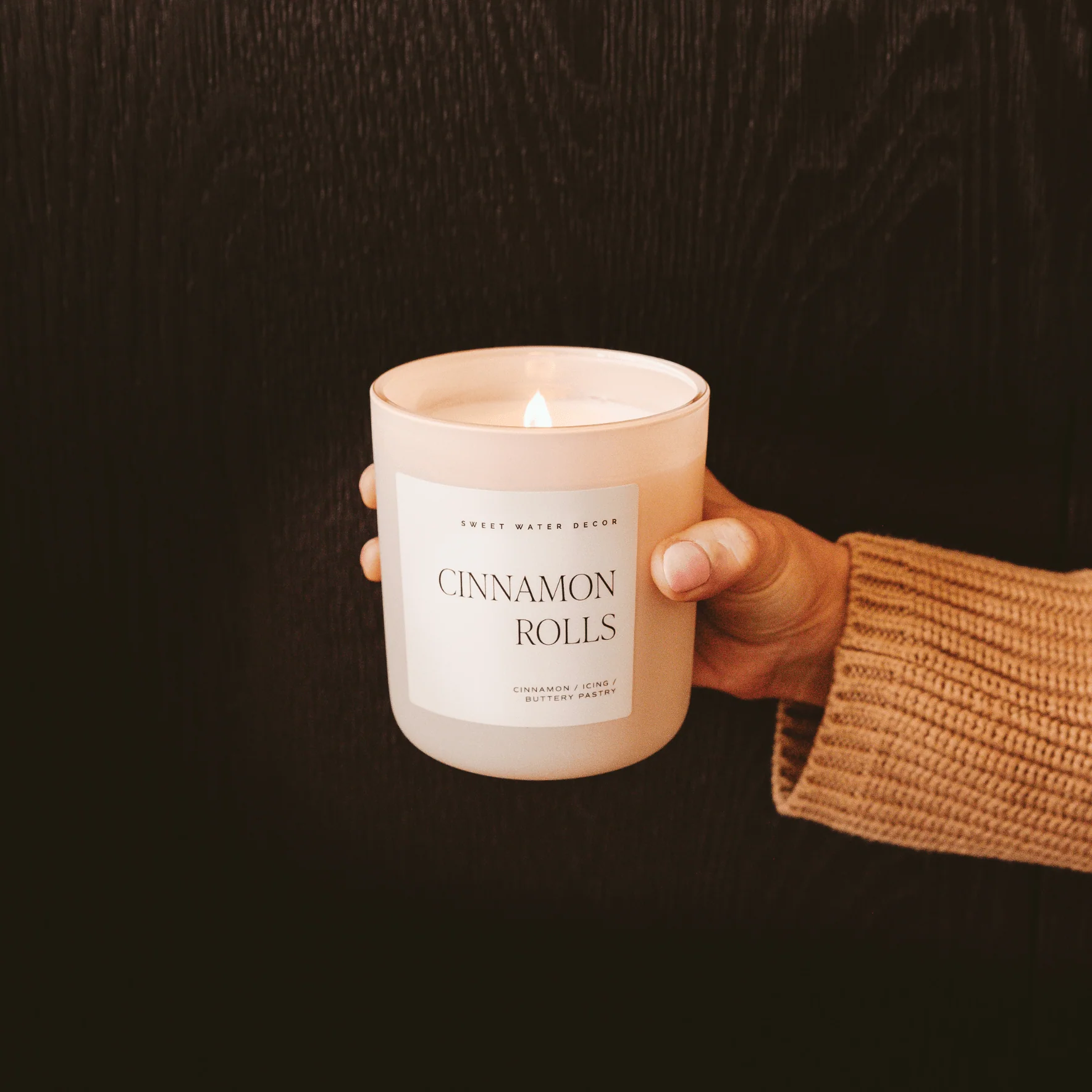 Cinnamon Rolls Candle - 15oz - Image 2