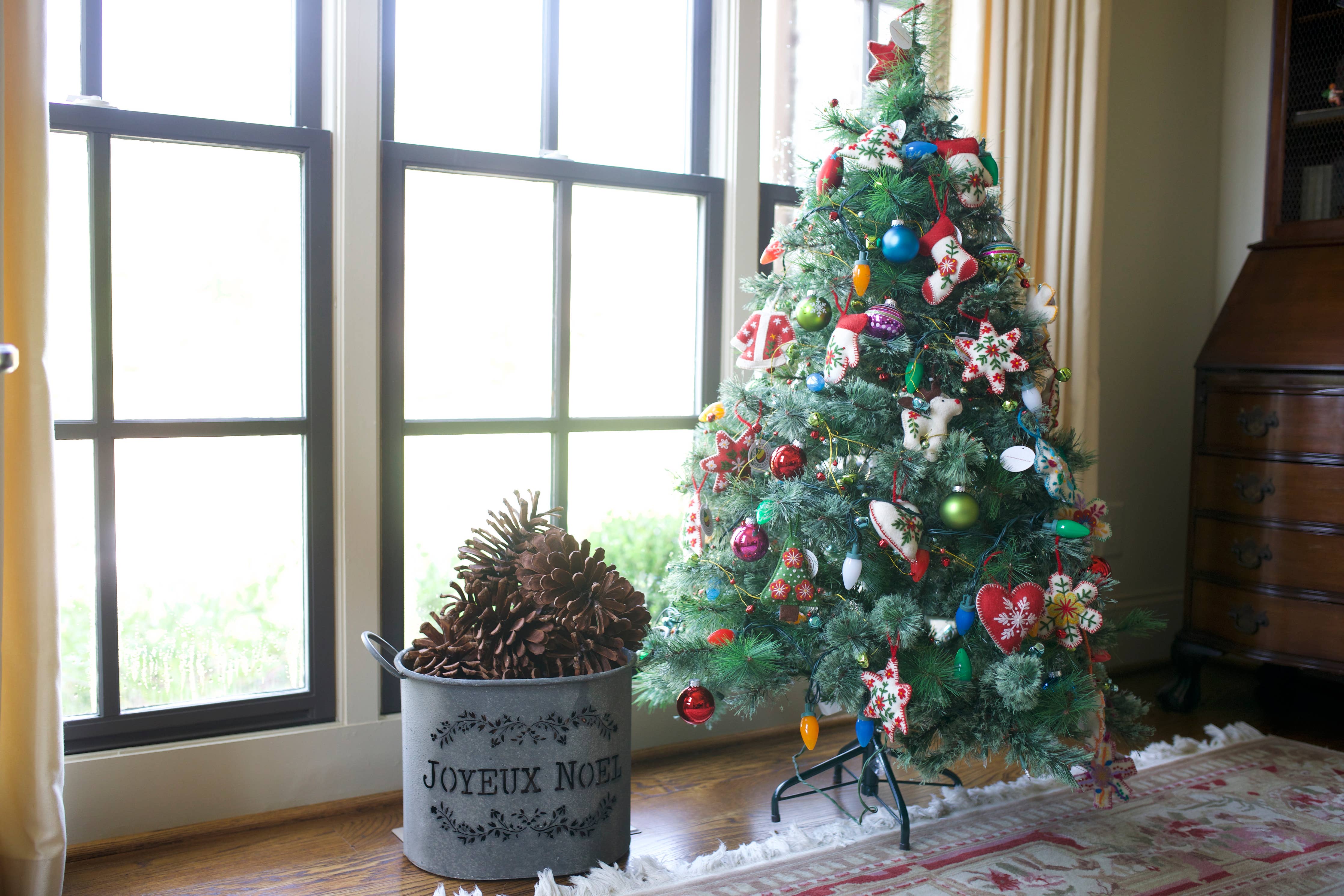 Classic Snowflake Embroidered Wool Ornament - Image 5