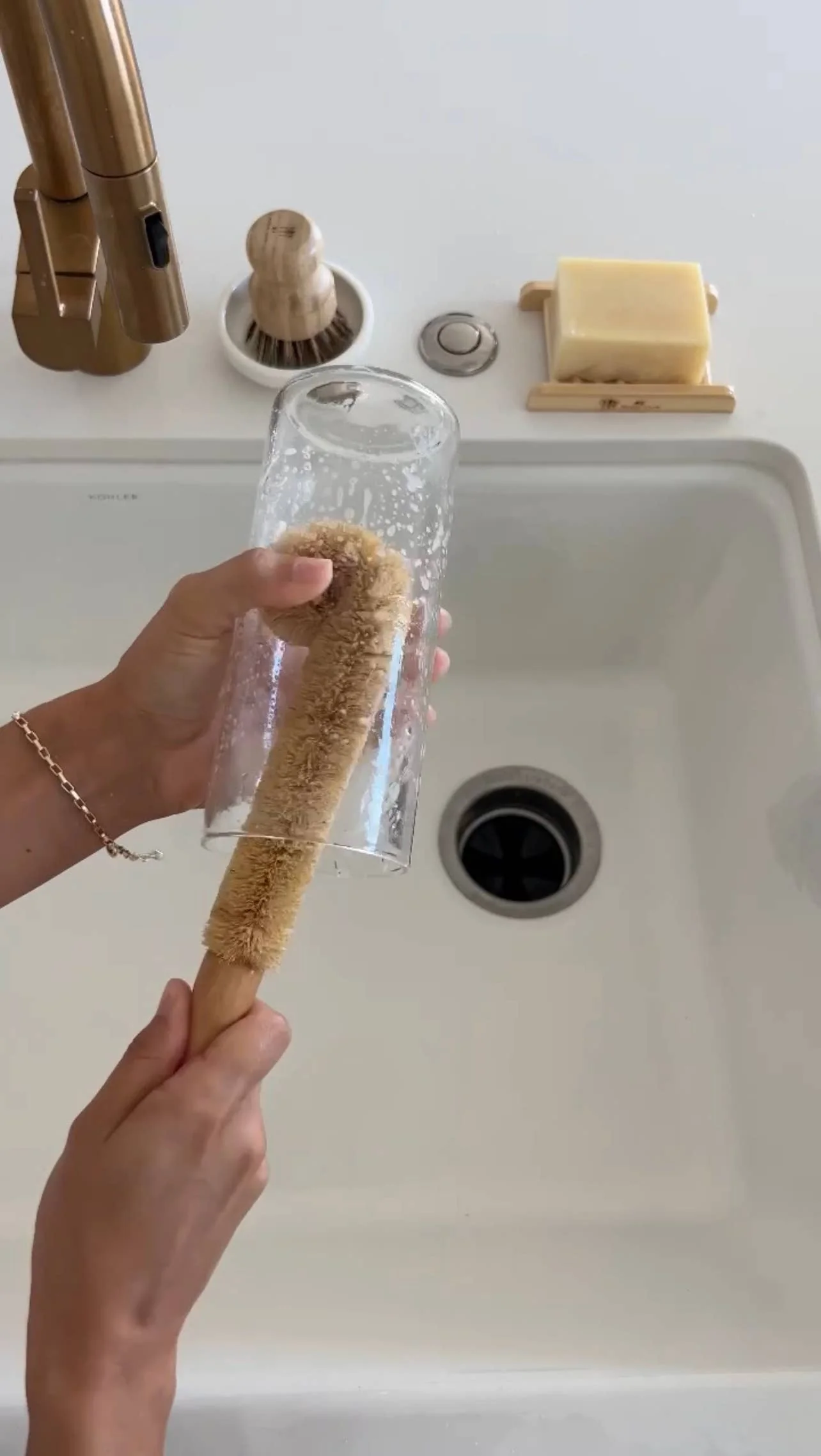 Coconut Bottle Cleaning Brush - Image 3