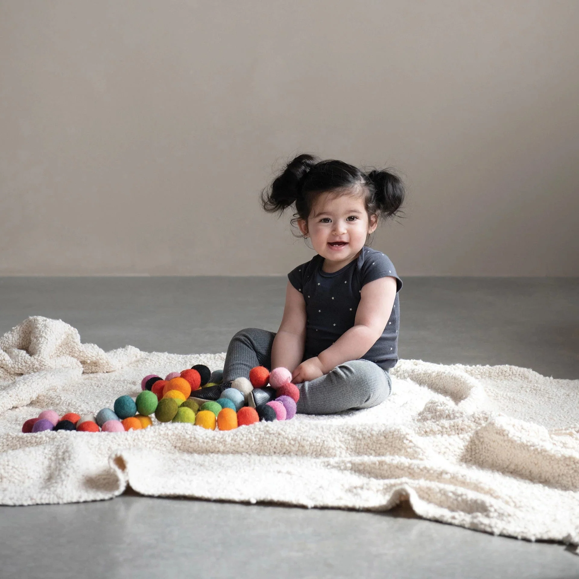 Colorful Wool Ball Garland - Image 2