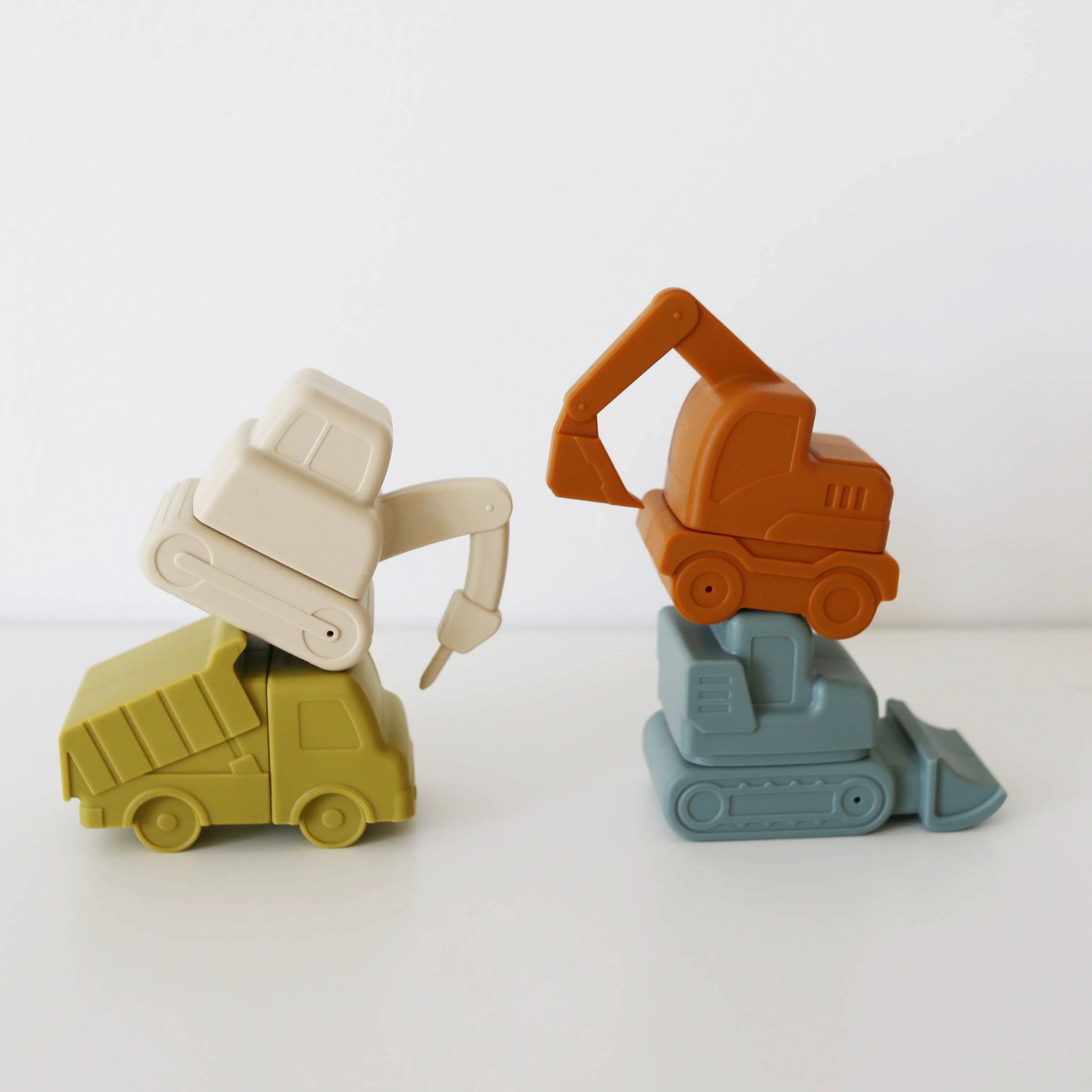 Construction Vehicle Bath Toy Set - Image 6