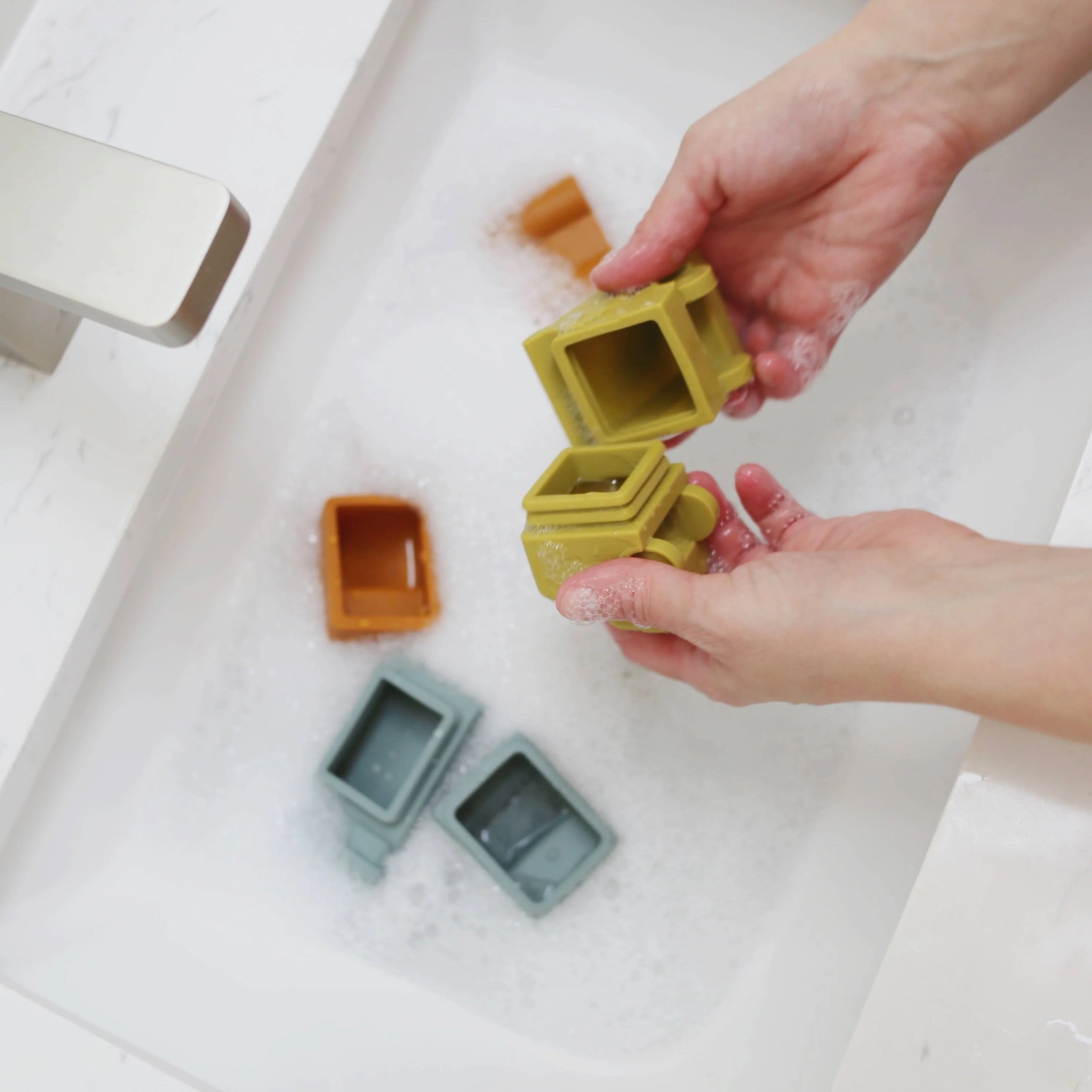 Construction Vehicle Bath Toy Set - Image 8