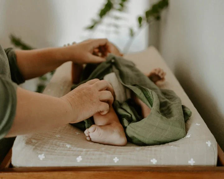 Cotton Muslin Changing Pad Cover: Taupe Cross - Image 3