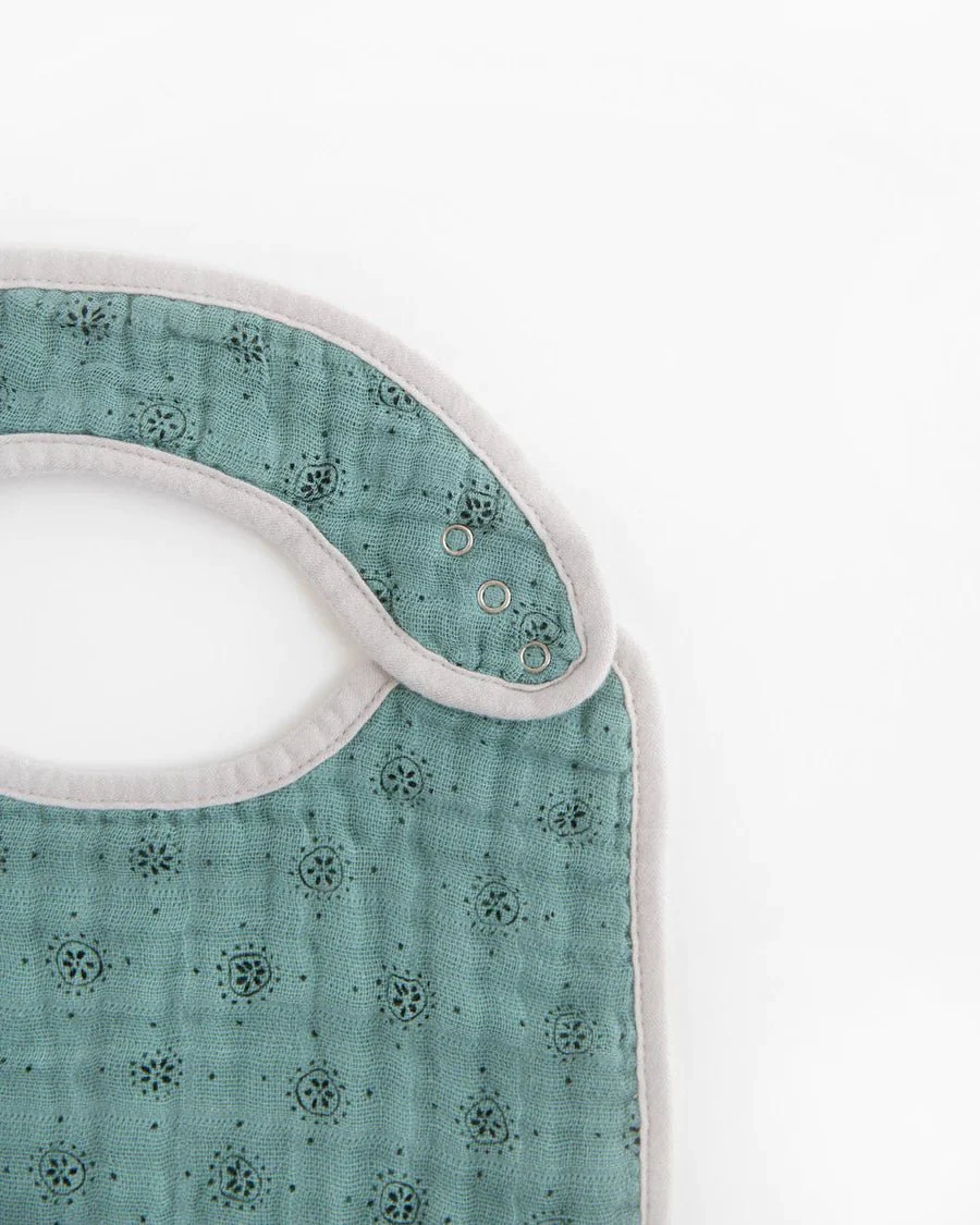 Cotton Muslin Classic Bib Set of 3: Vintage Floral - Image 4