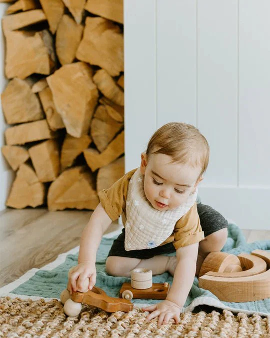 Cotton Muslin Reversible Bandana Bib 2 Pack: Taupe Cross - Image 4
