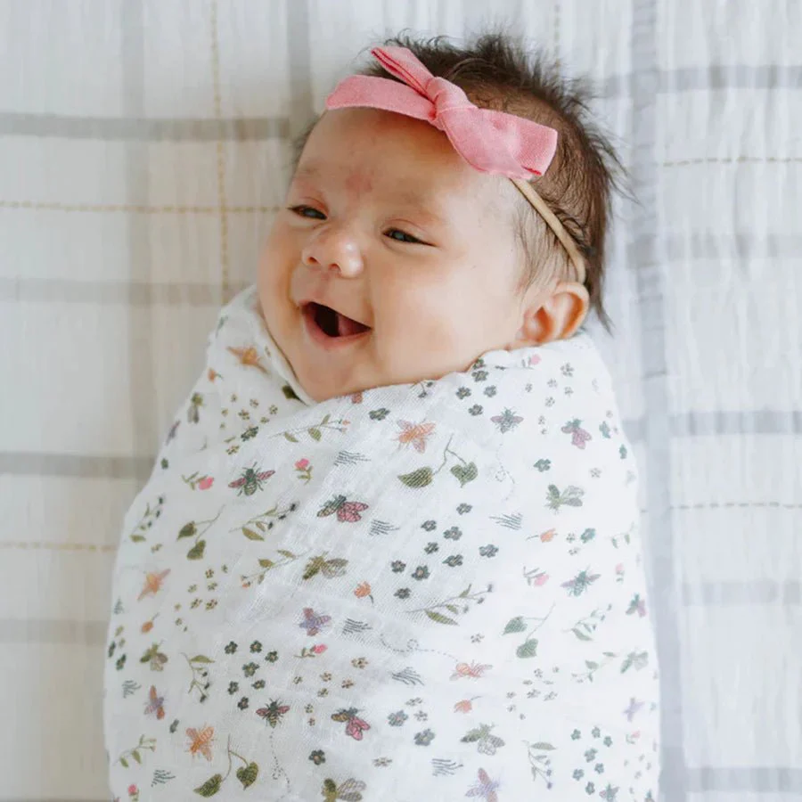 Cotton Muslin Swaddle: Garden Bees - Image 4