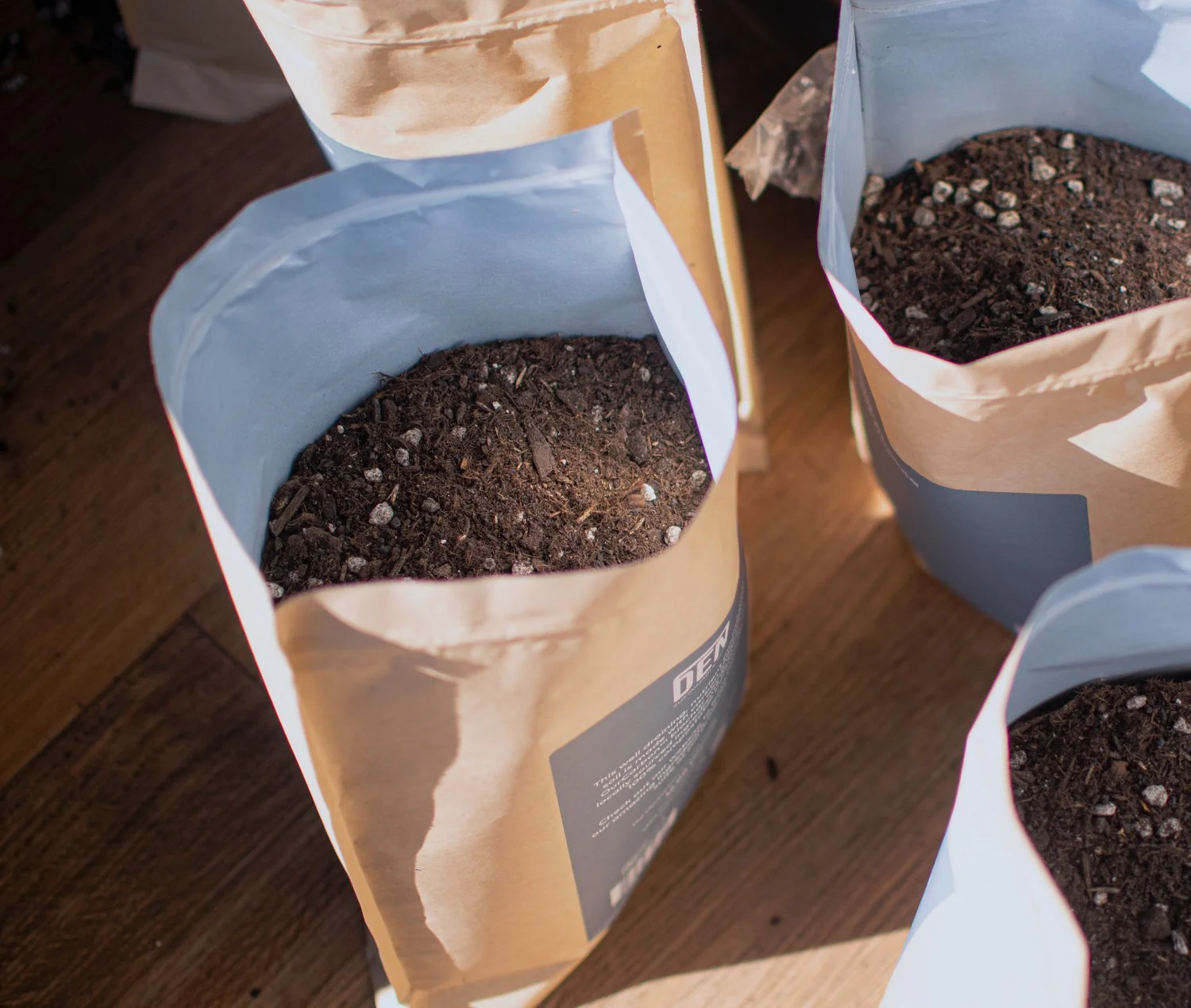 DEN Sustainable Soil Mix - Image 2