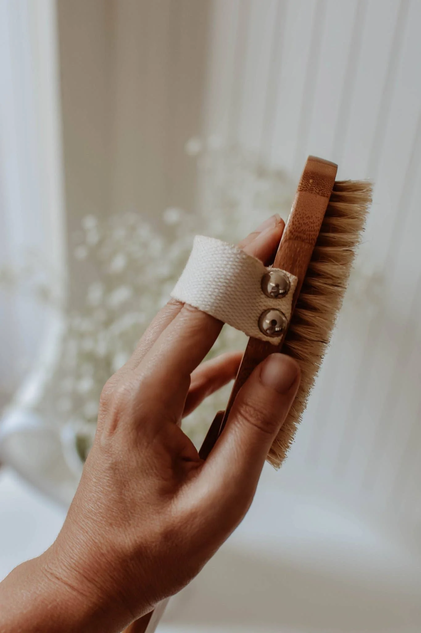 Dry/Wet Long Handle Body Brush - Image 4