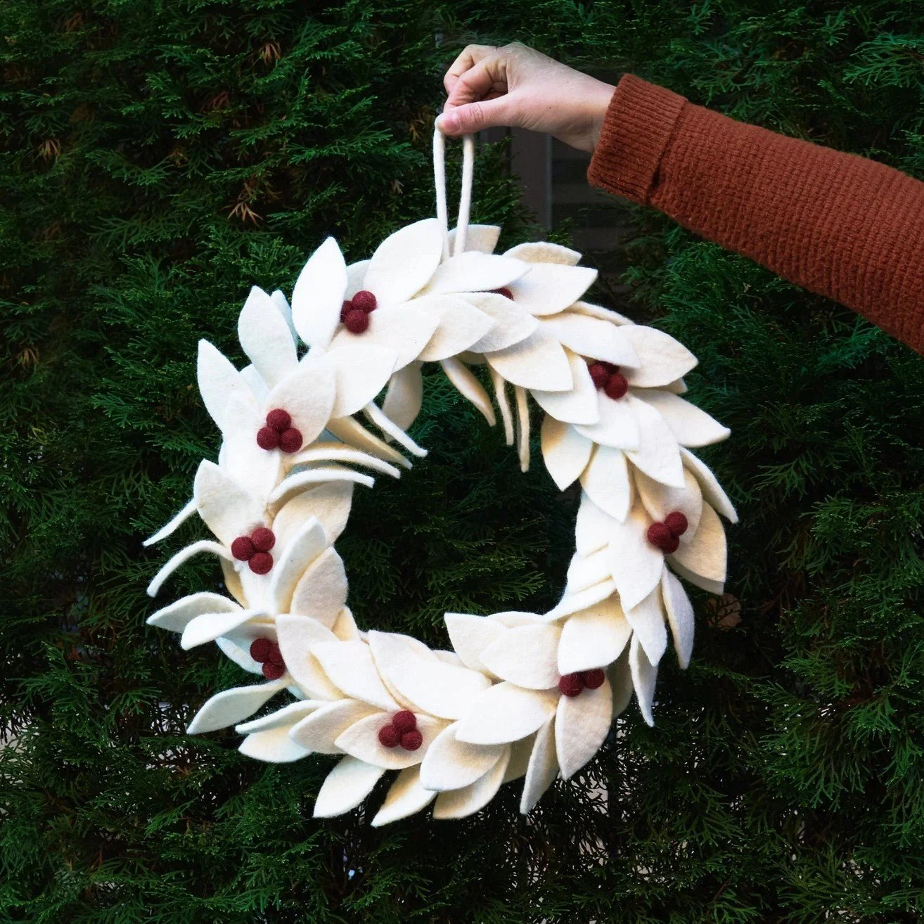 Felt Holiday Wreath - Image 4