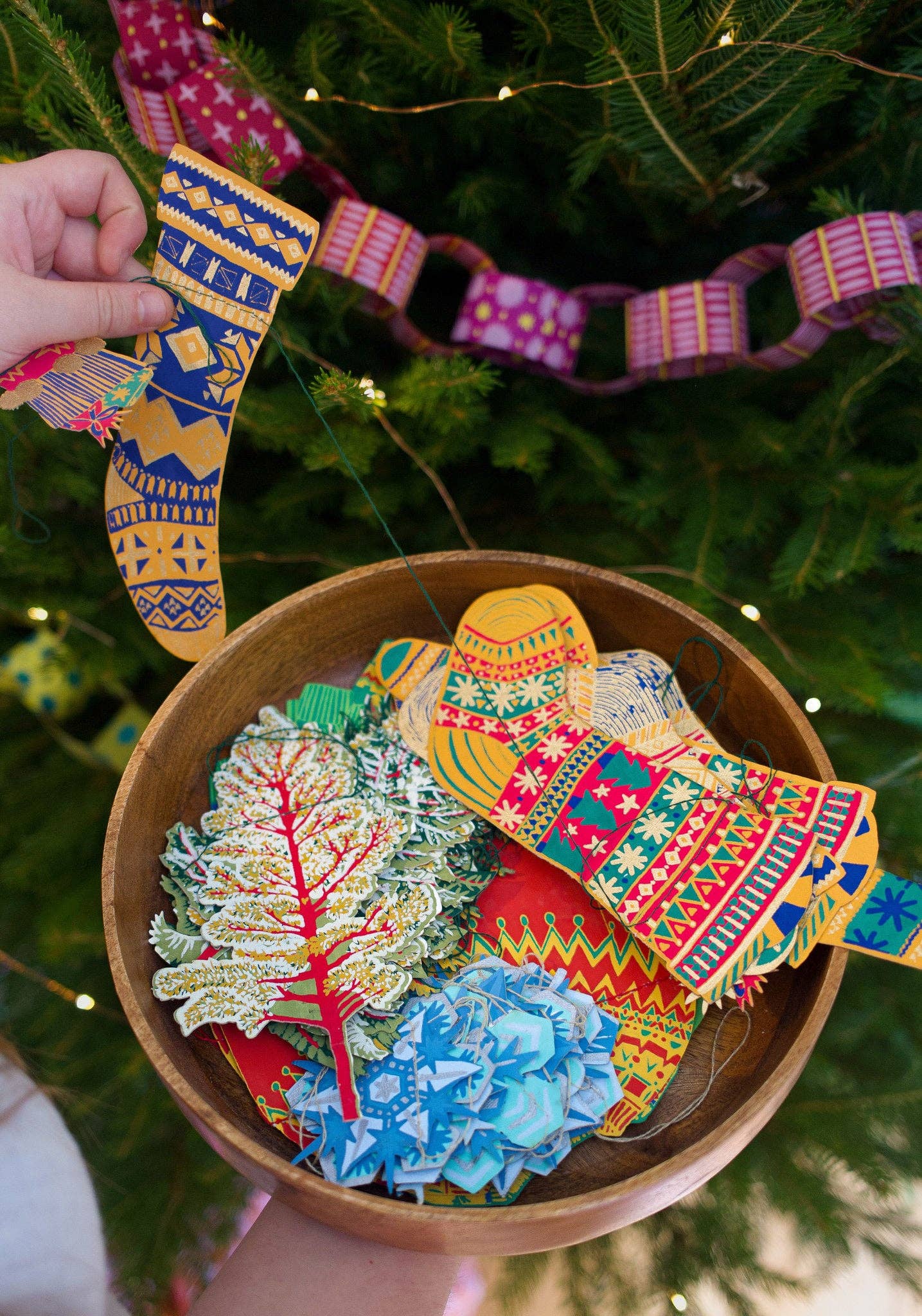 Festive Stockings Garland - Image 3