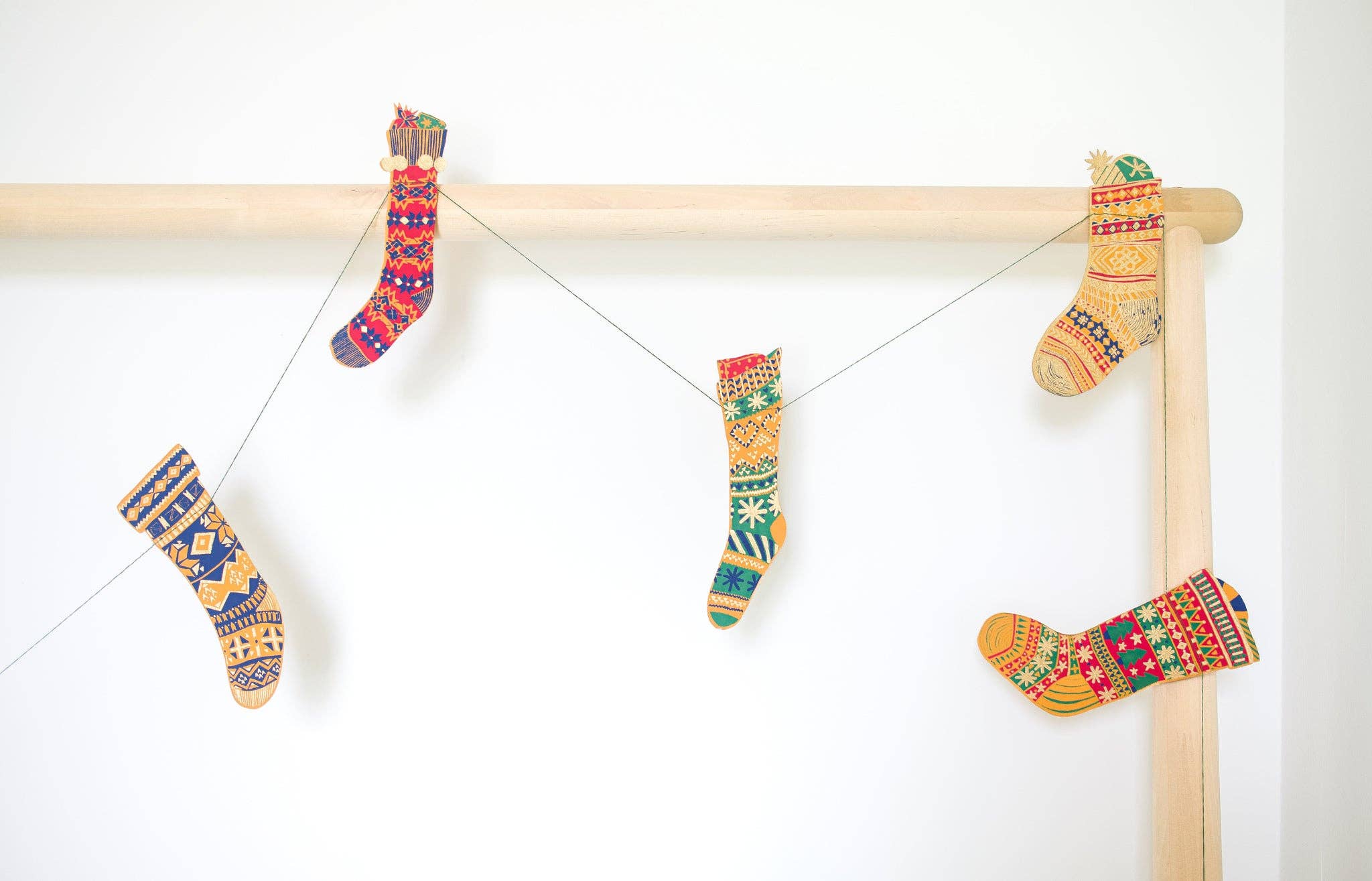 Festive Stockings Garland - Image 6