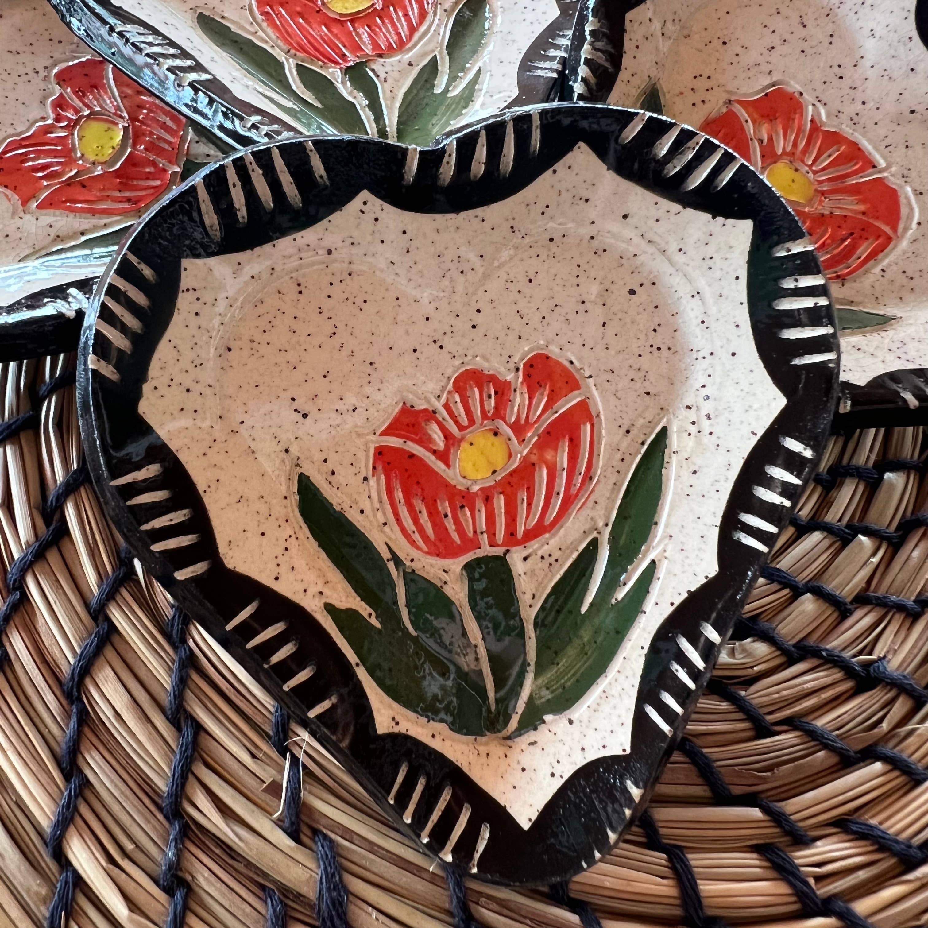 Floral Sgraffito Heart Trinket Dish - Image 3
