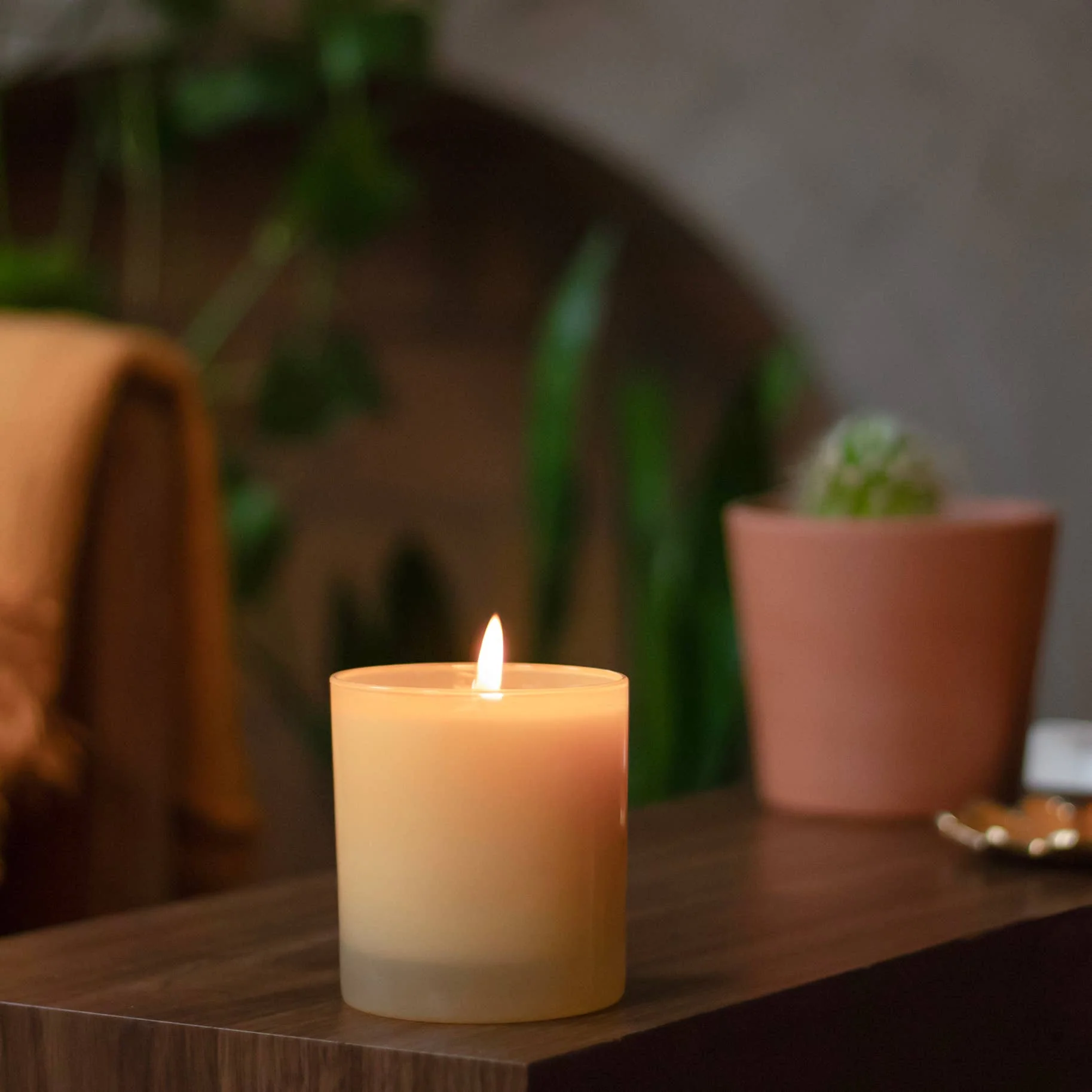 Golden Hue Candle - Image 3