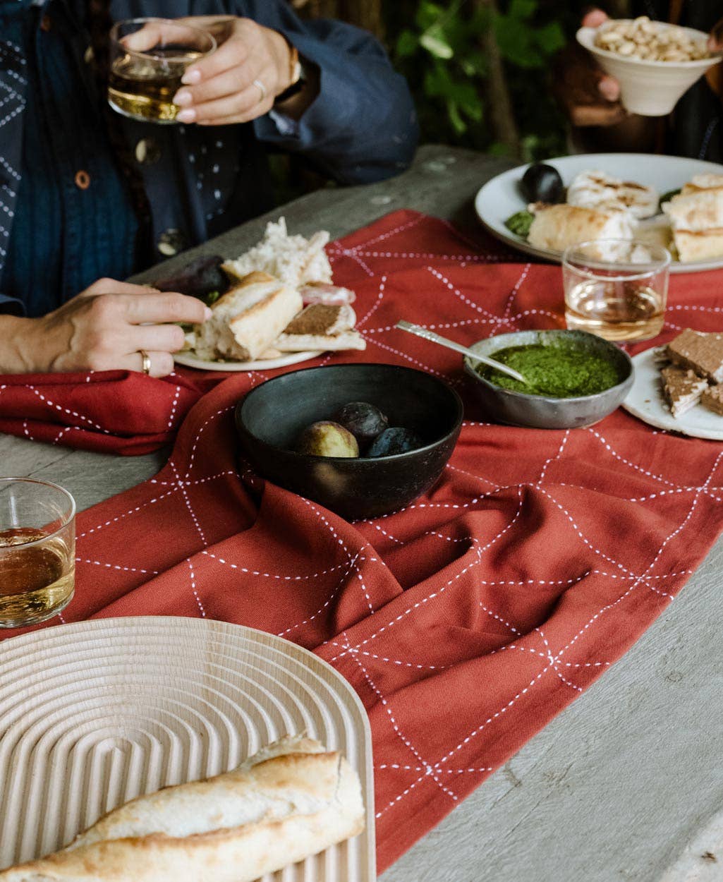 Graph Table Runner - Image 4
