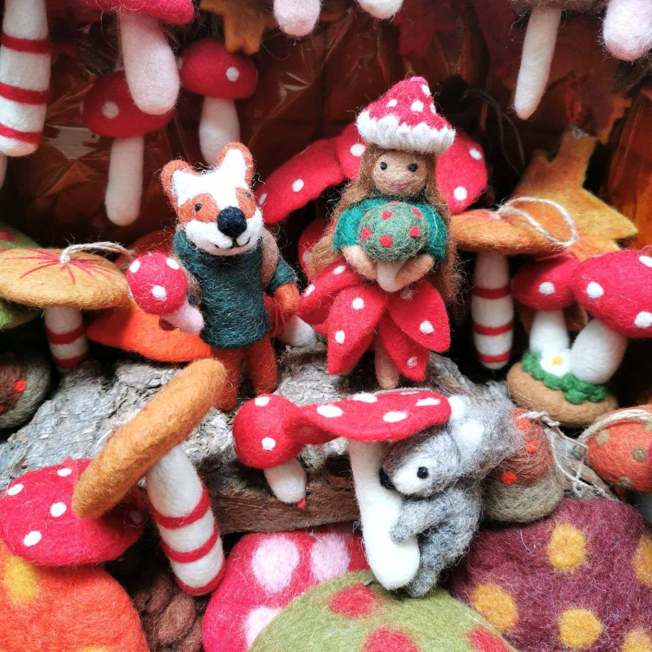 Frankie Foraging Fox Felt Ornament - Image 3
