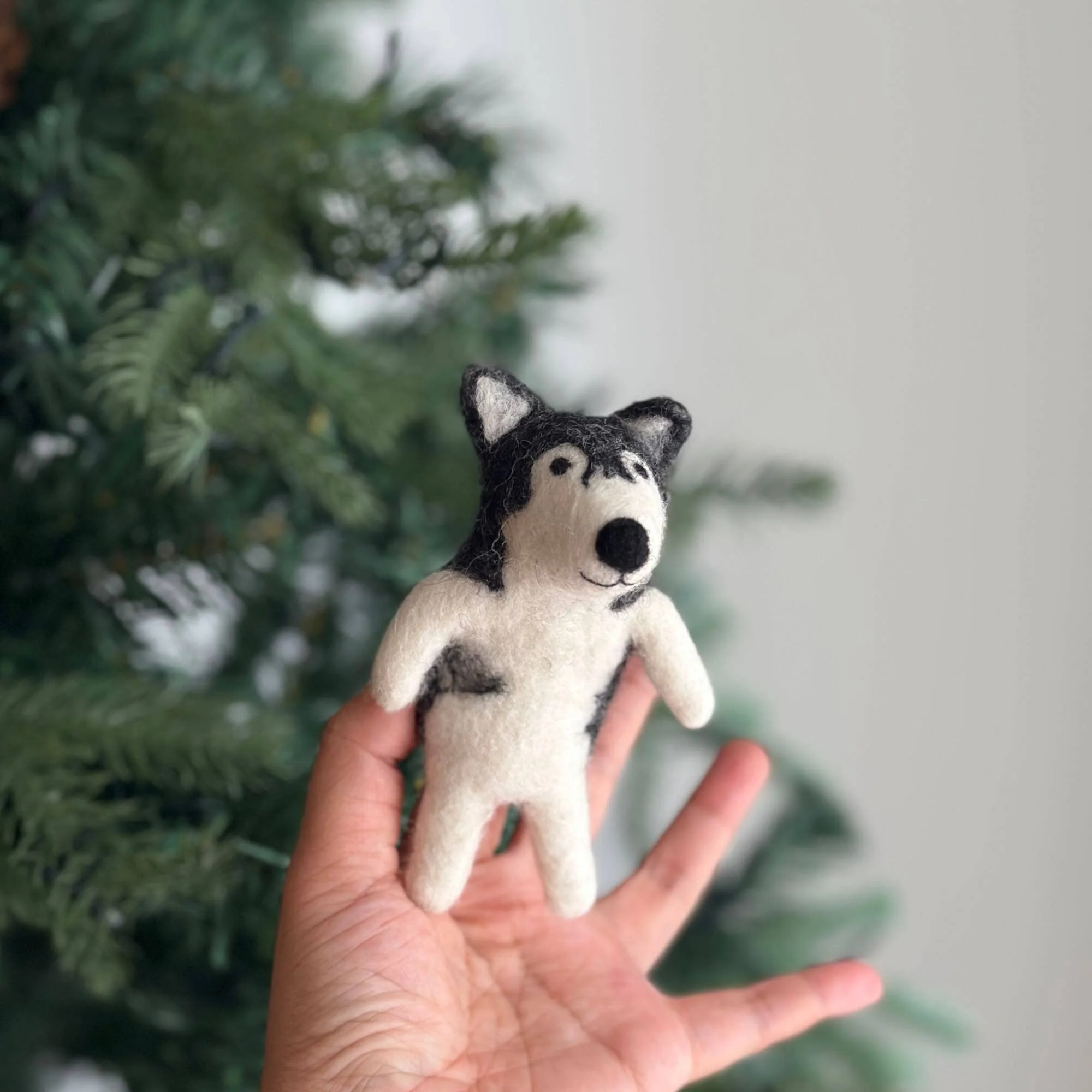 Husky Dog Finger Puppet - Image 2
