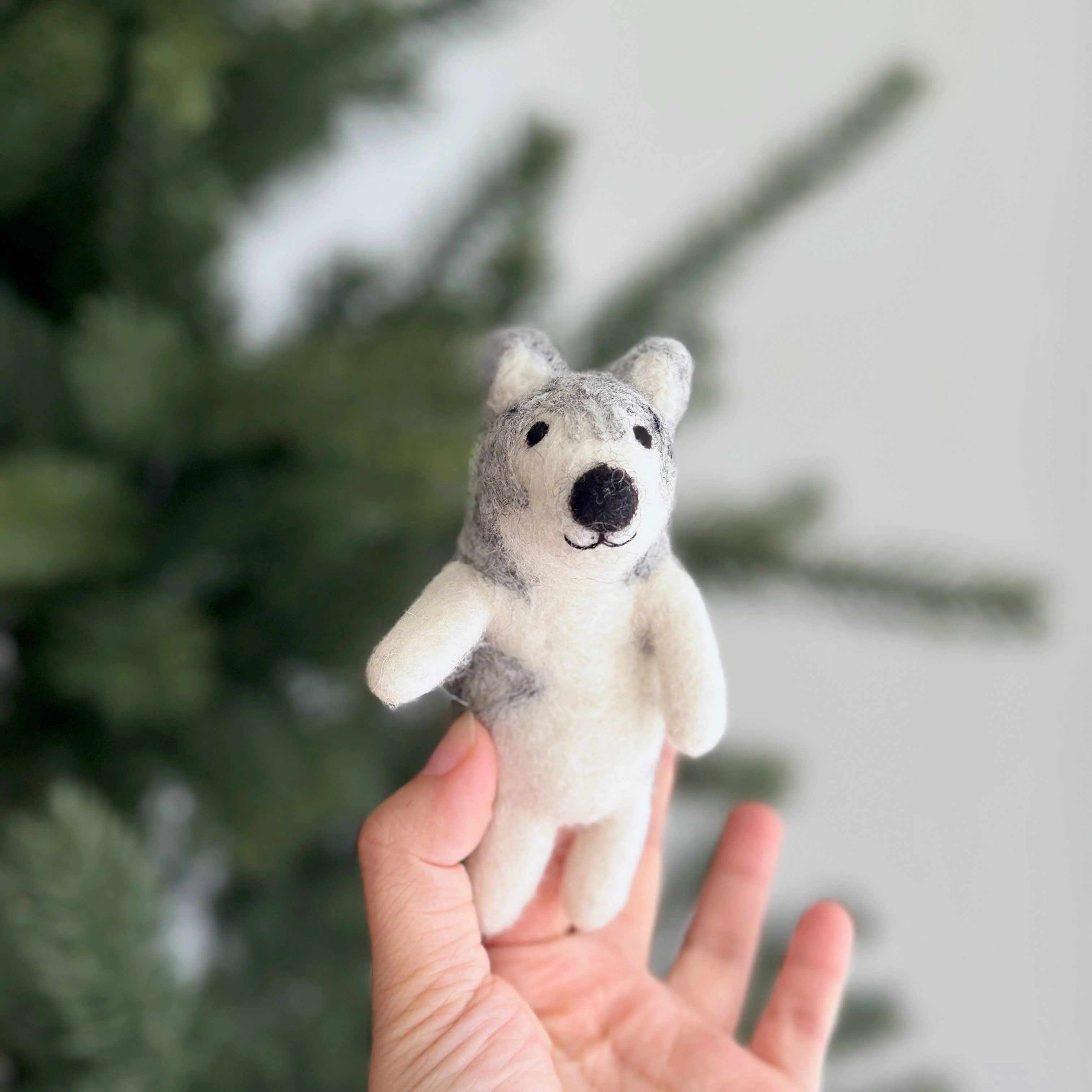 Husky Dog Finger Puppet - Image 4