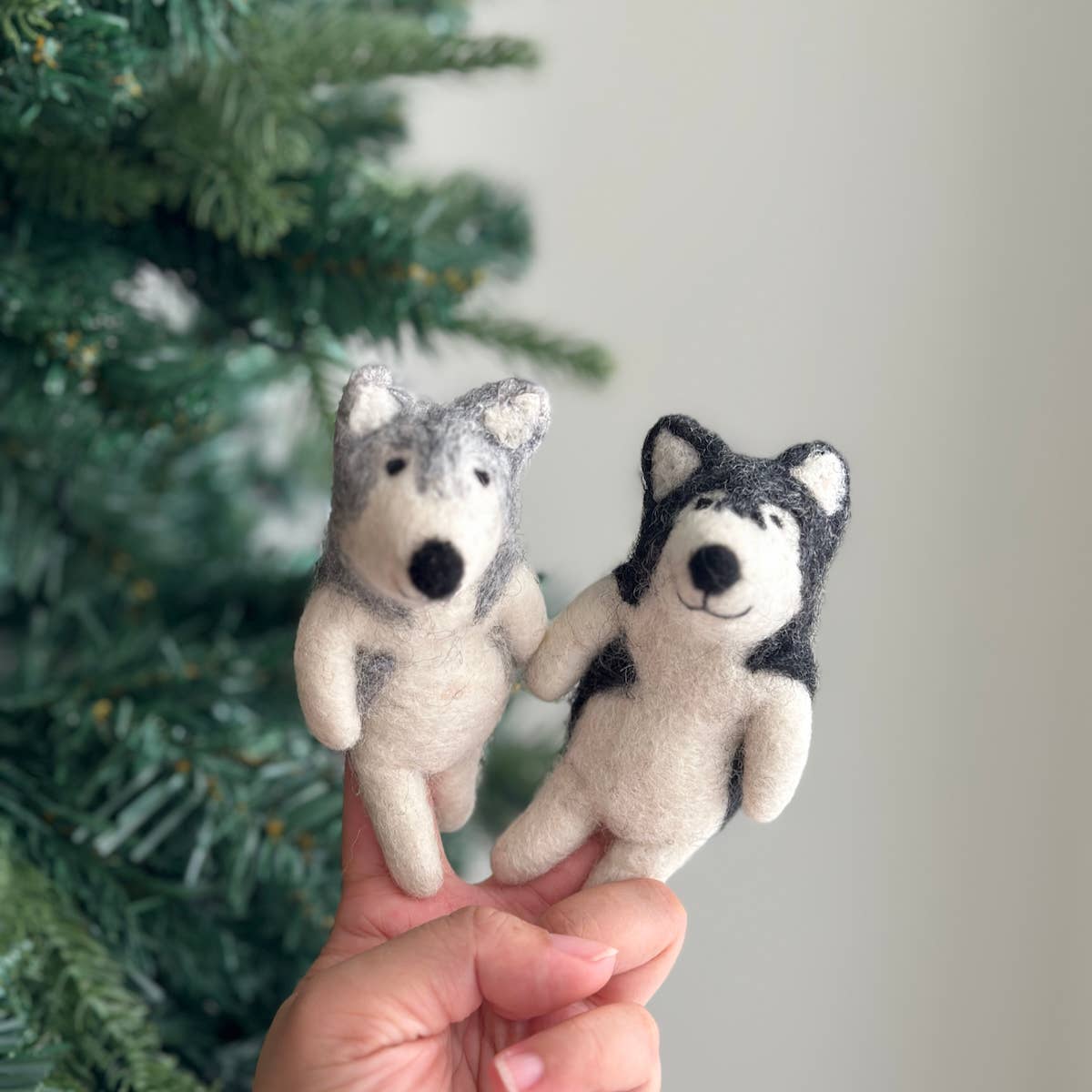 Husky Dog Finger Puppet - Image 5