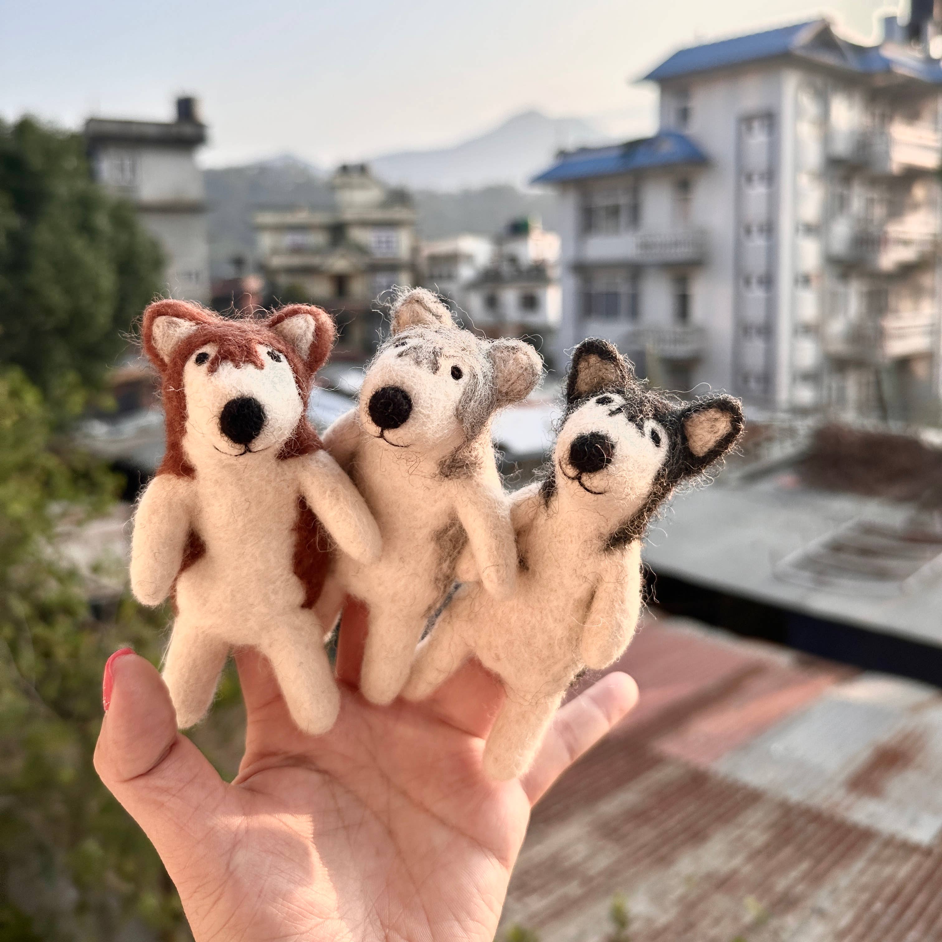 Husky Dog Finger Puppet - Image 6