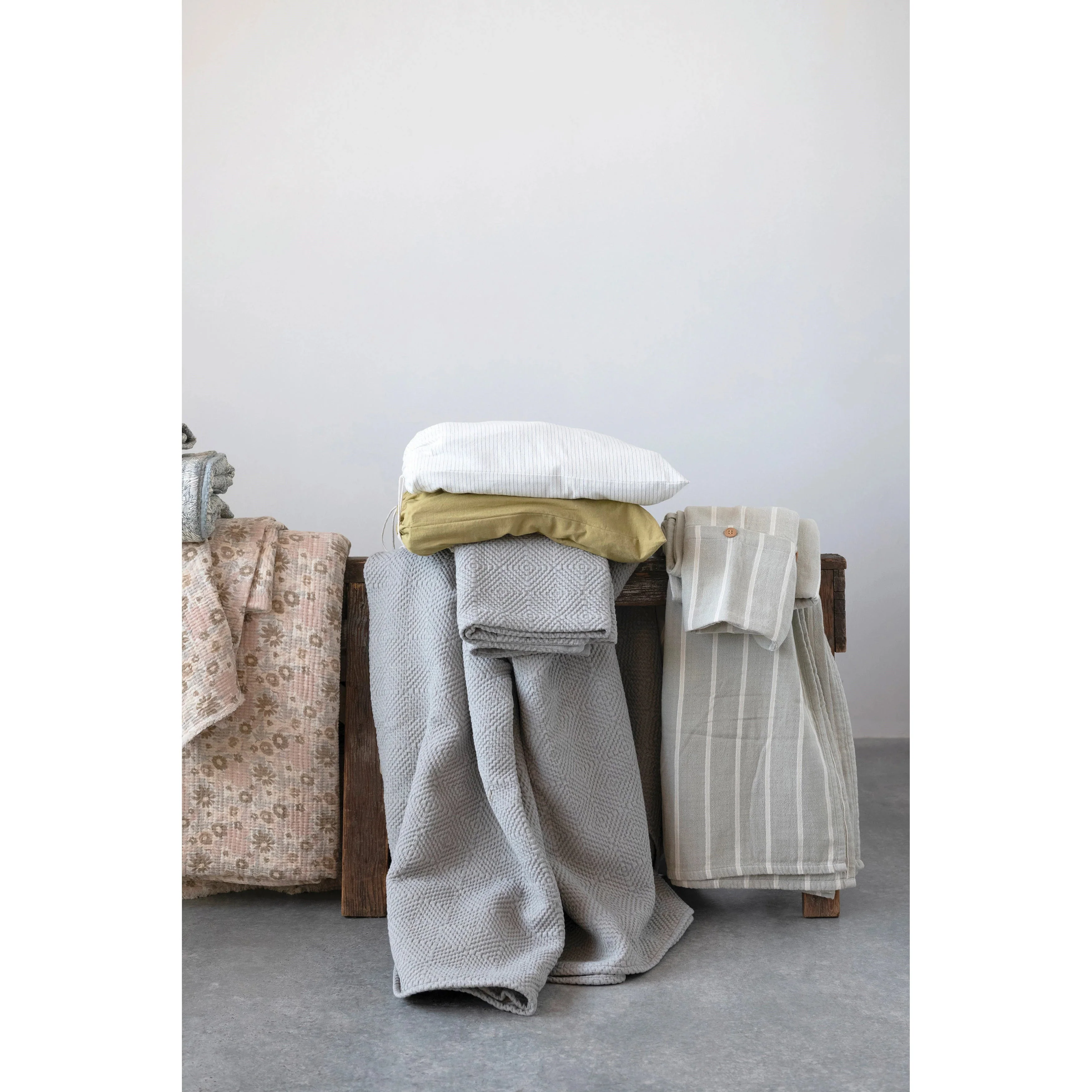 Jacquard Bedding with Shams - Image 2