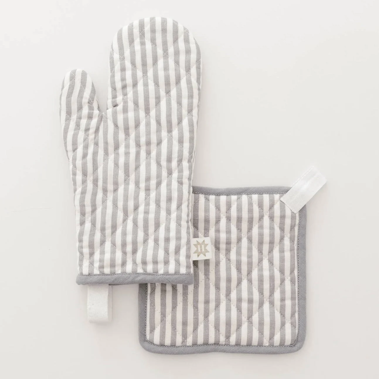 Keepsake Quilted Linen Oven Mitt + Potholder Set - Image 2