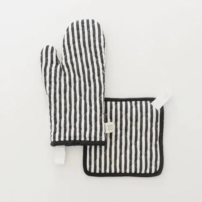 Keepsake Quilted Linen Oven Mitt + Potholder Set - Image 5