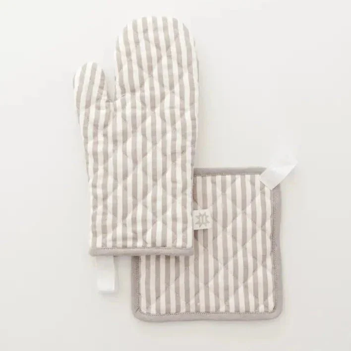 Keepsake Quilted Linen Oven Mitt + Potholder Set - Image 6