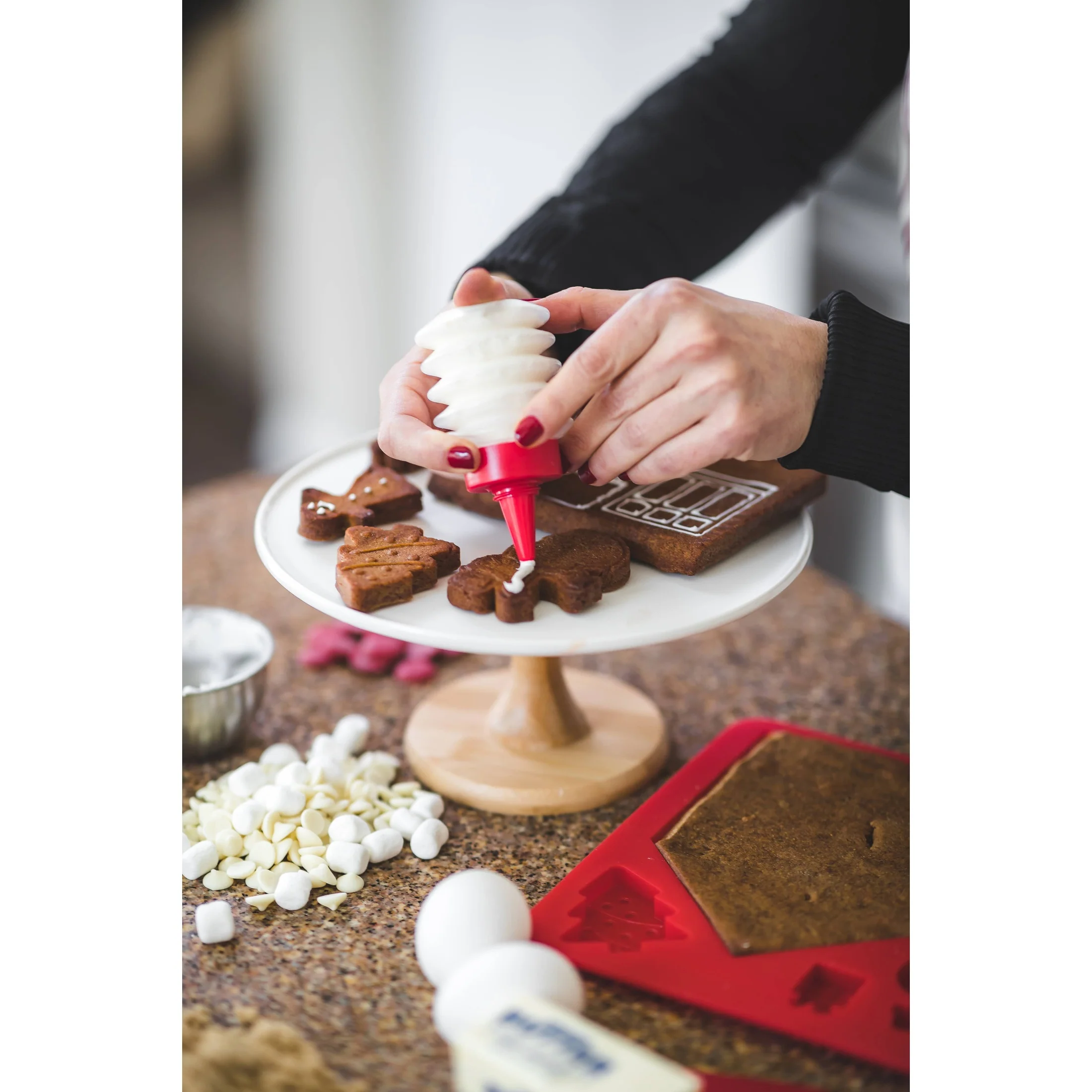 Make Your Own Gingerbread House Baking Set - Image 7