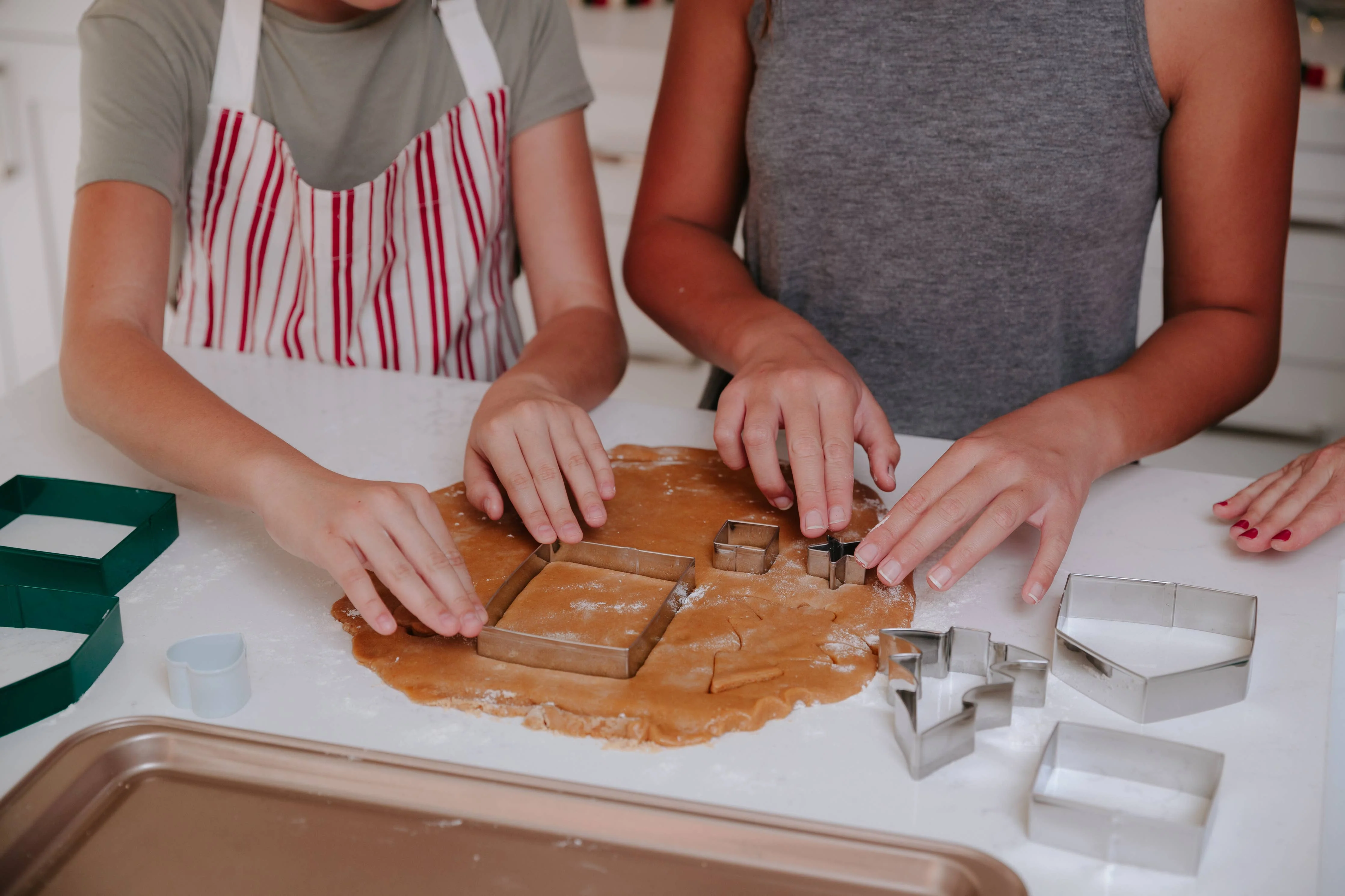 Make Your Own Gingerbread Village Baking Set - Image 3