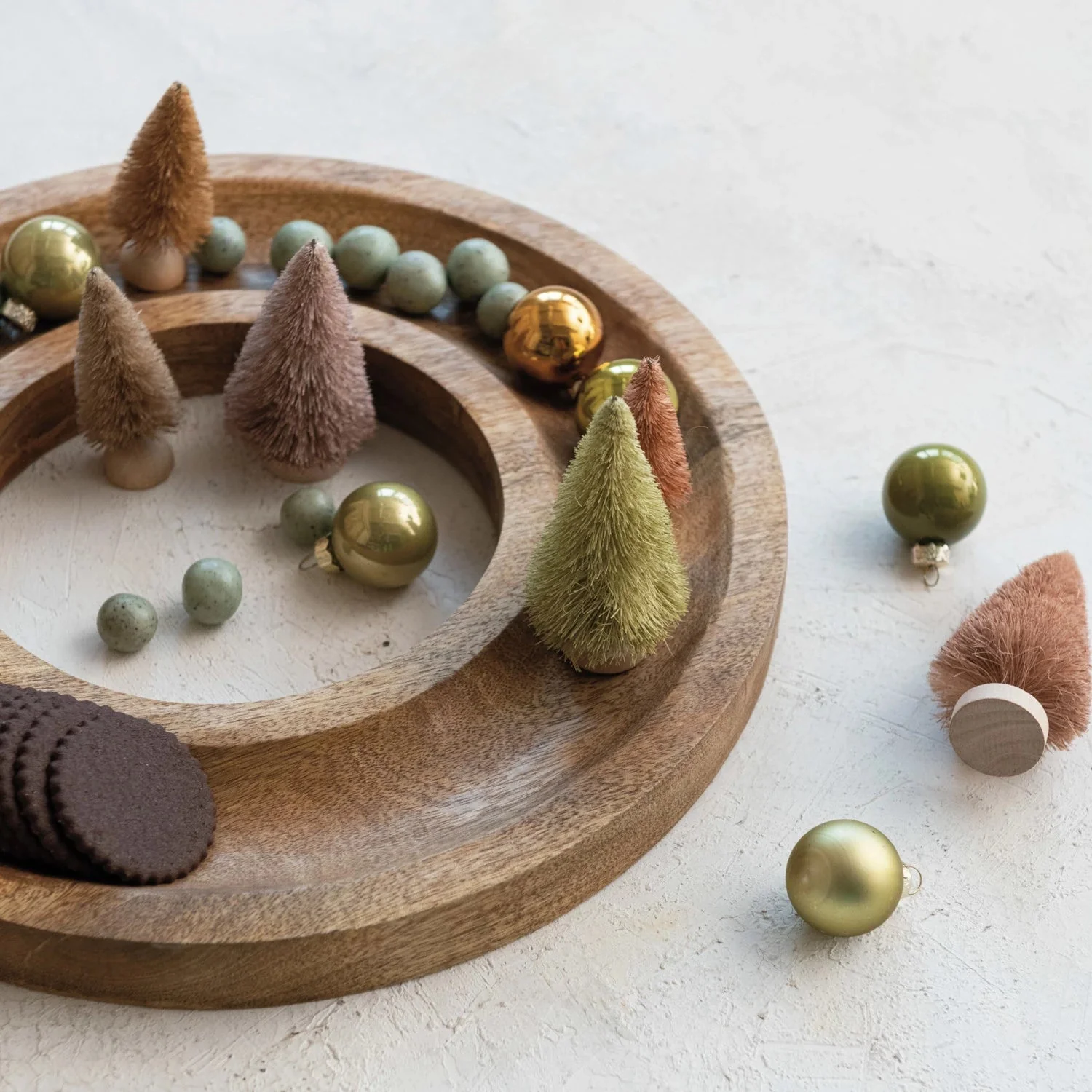Mango Wood Ring-Shaped Tray - Image 4