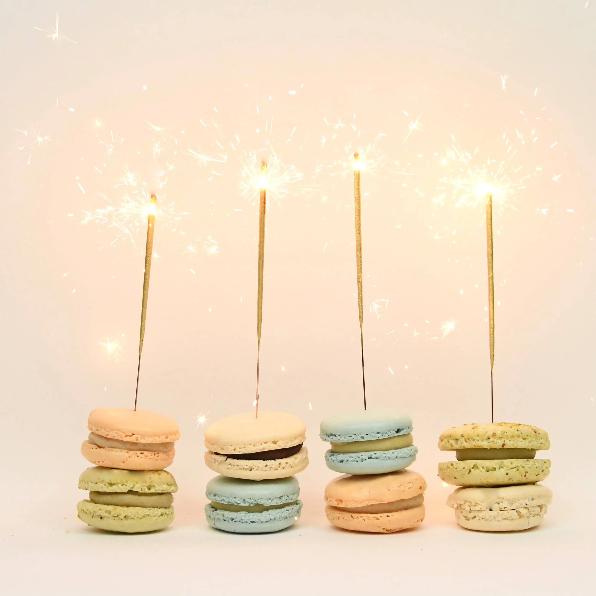 Mini 4" Gold Sparklers - Tube of 12 - Image 2