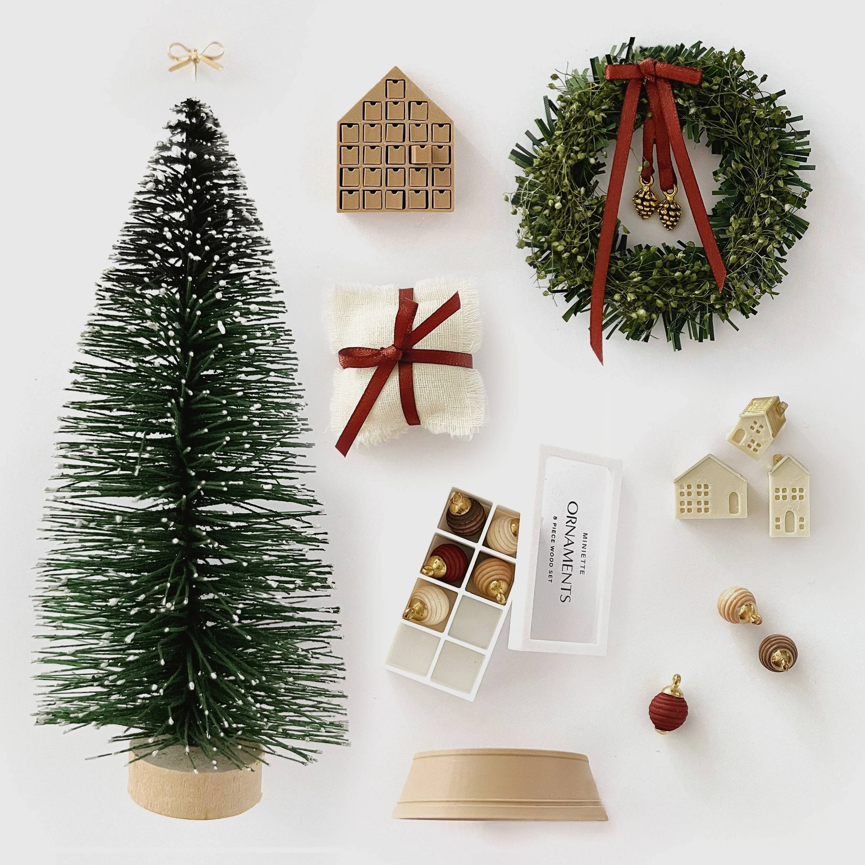 Miniature Dollhouse Holiday Decor Set - Image 2