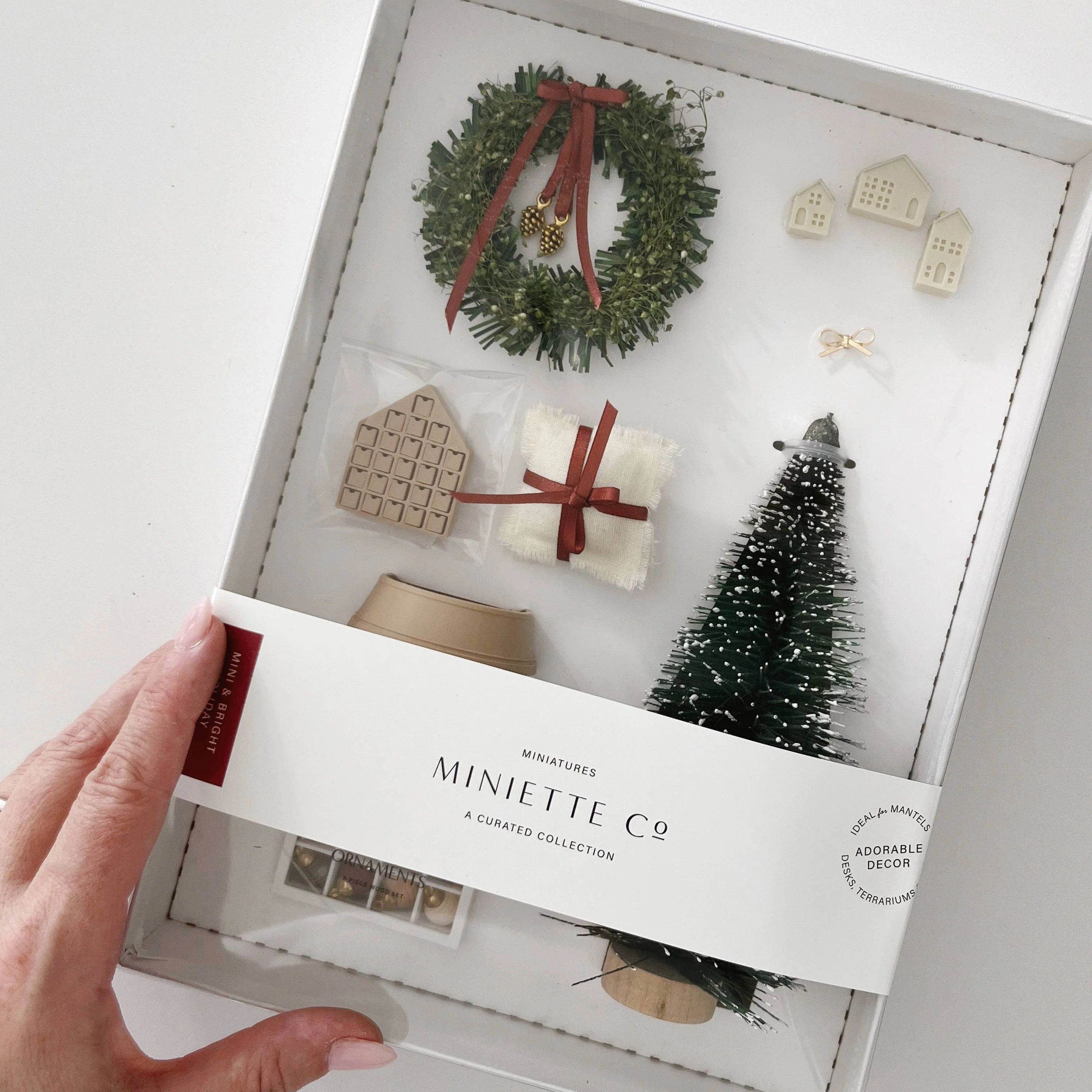 Miniature Dollhouse Holiday Decor Set - Image 3