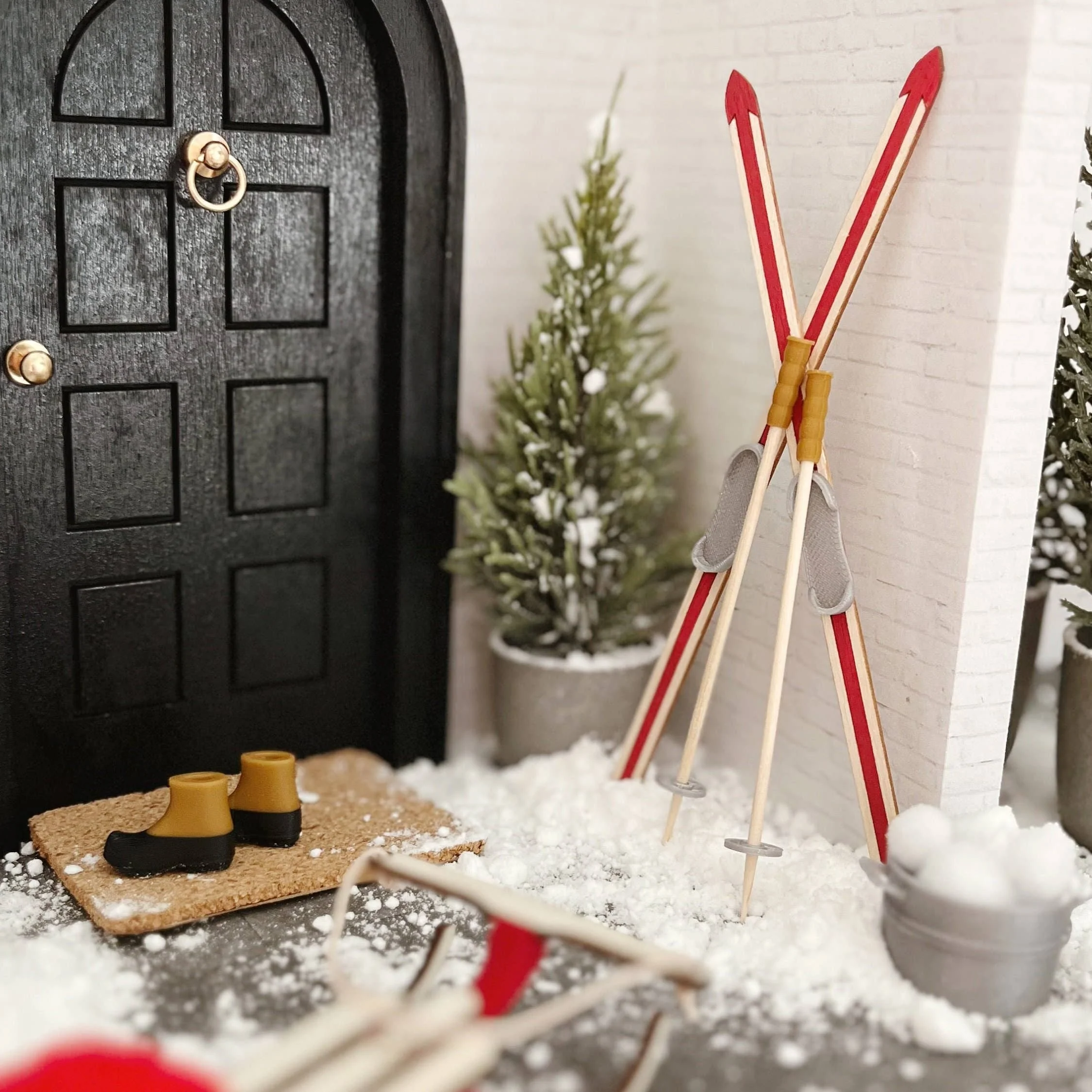Miniature Winter Adventures Decor Set - Image 3