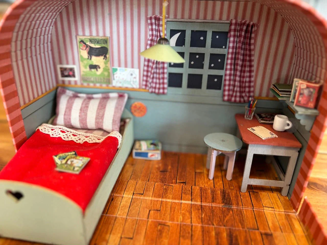Mouse Mansion To Go: Bedroom - Image 4