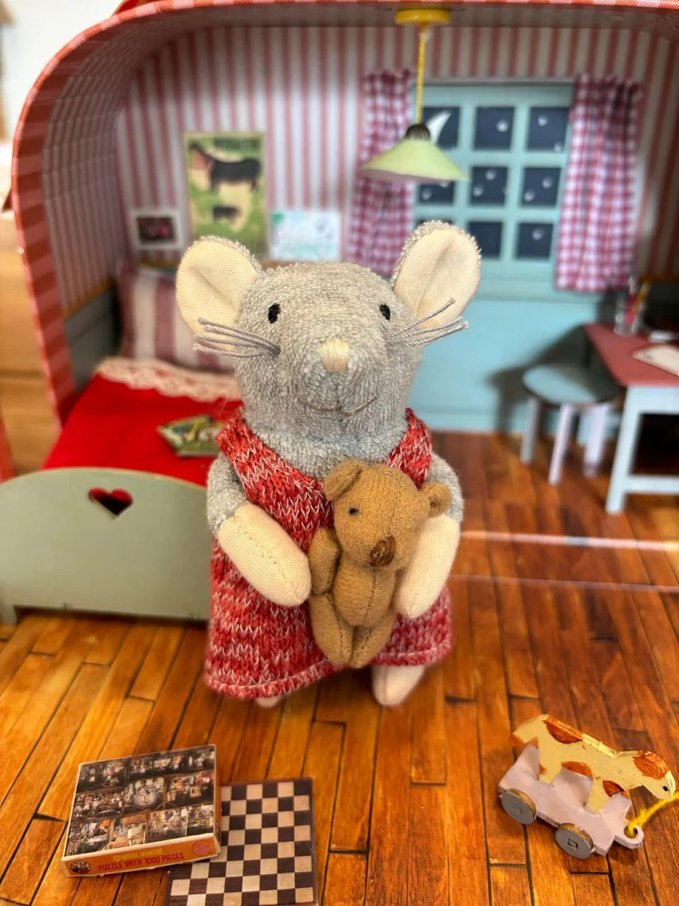 Mouse Mansion To Go: Bedroom - Image 5